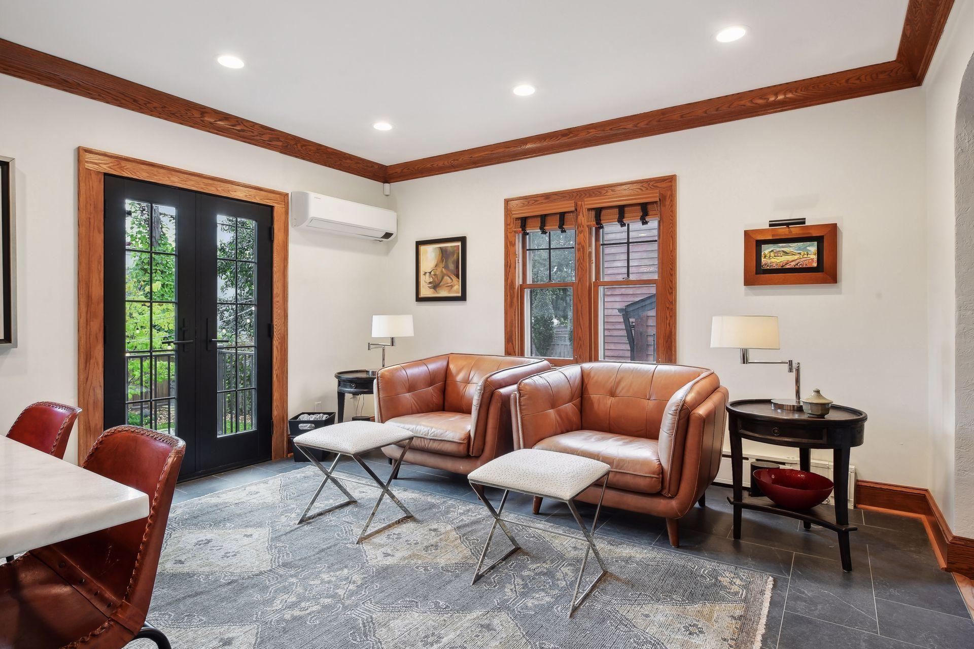 450 Mount Curve Boulevard