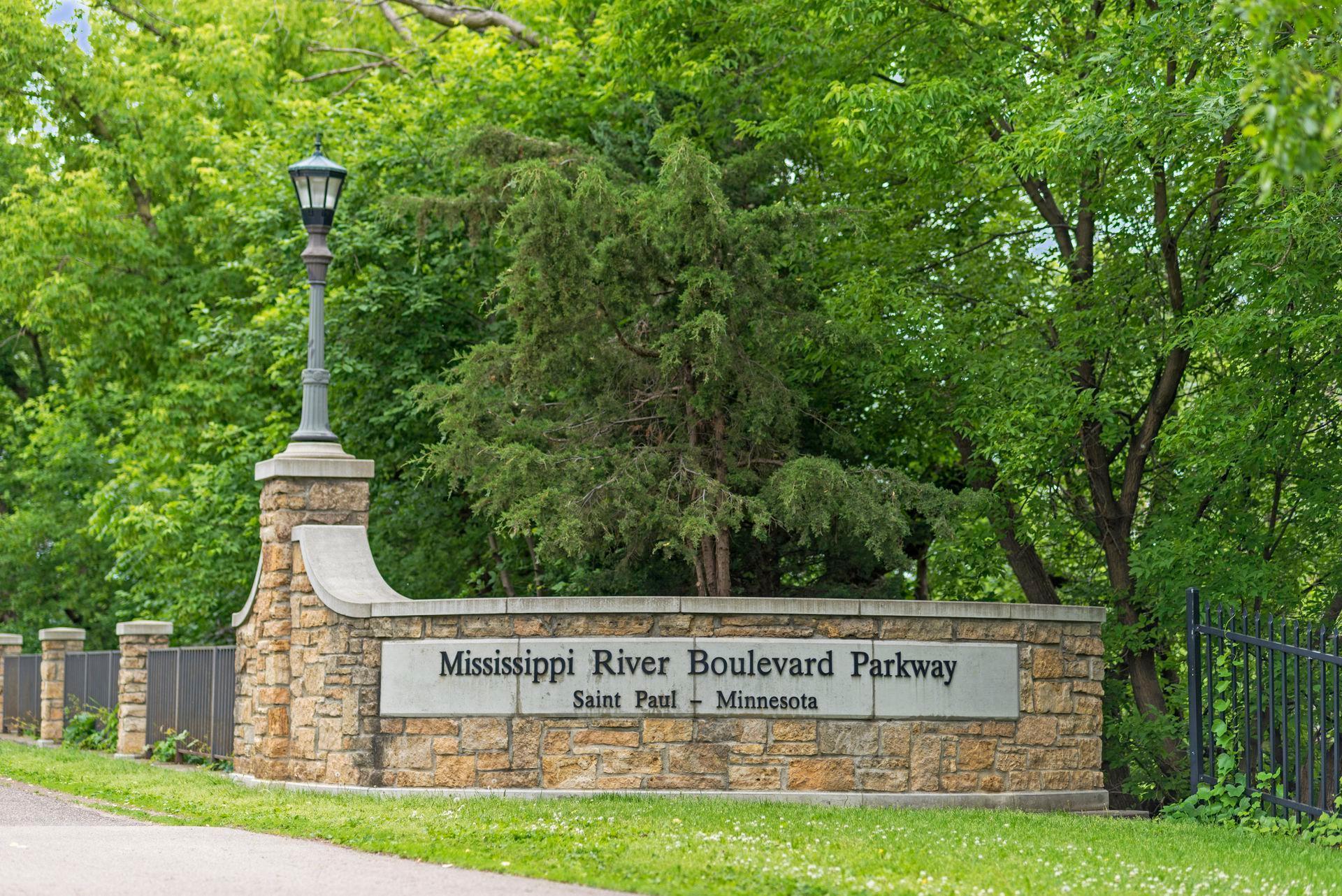 450 Mount Curve Boulevard