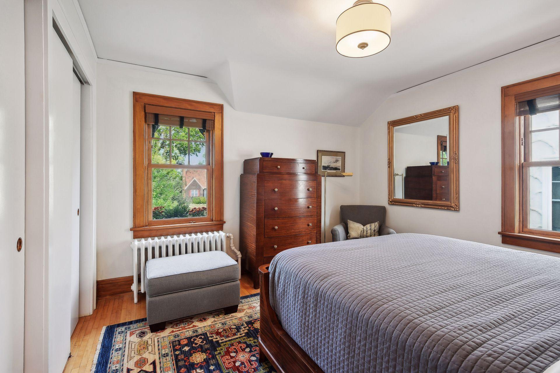 450 Mount Curve Boulevard