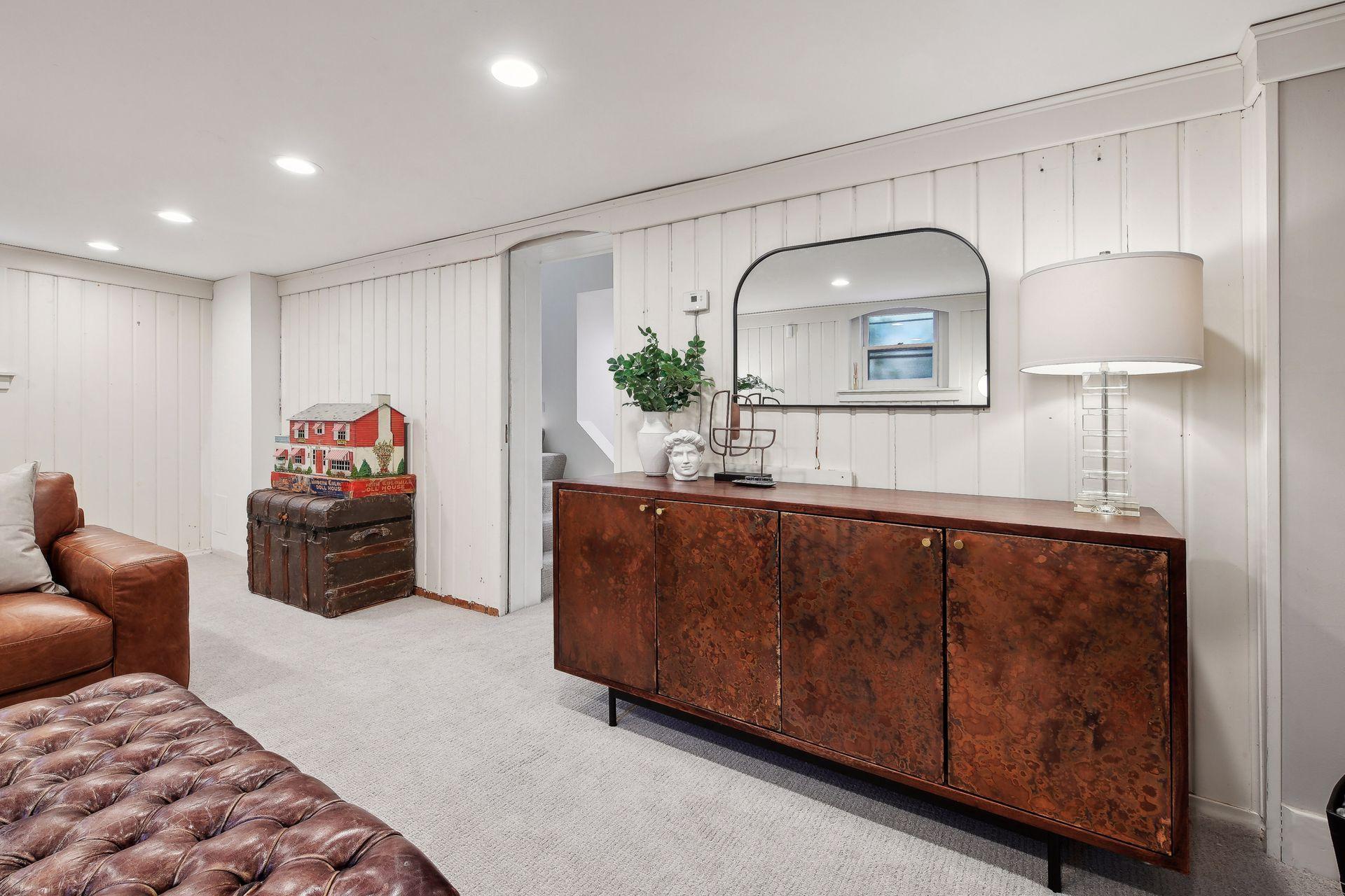 450 Mount Curve Boulevard