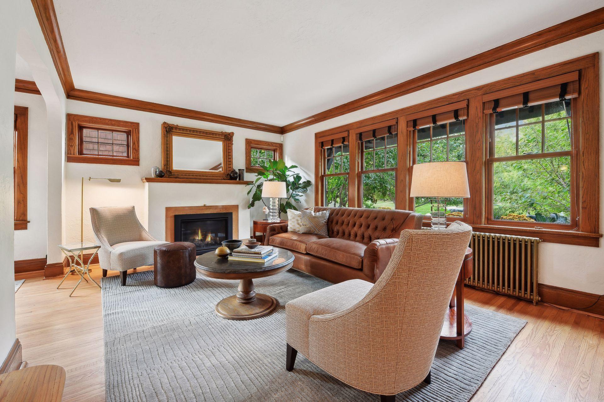 450 Mount Curve Boulevard