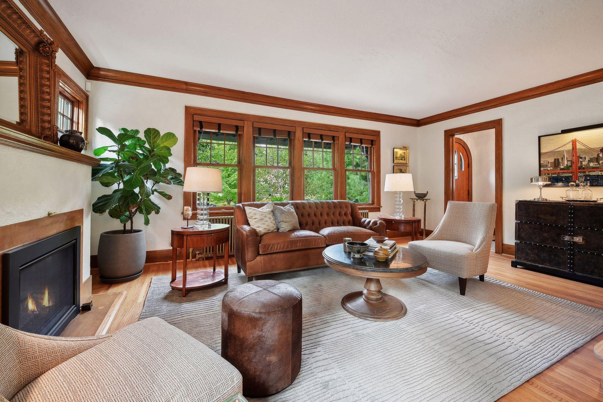 450 Mount Curve Boulevard