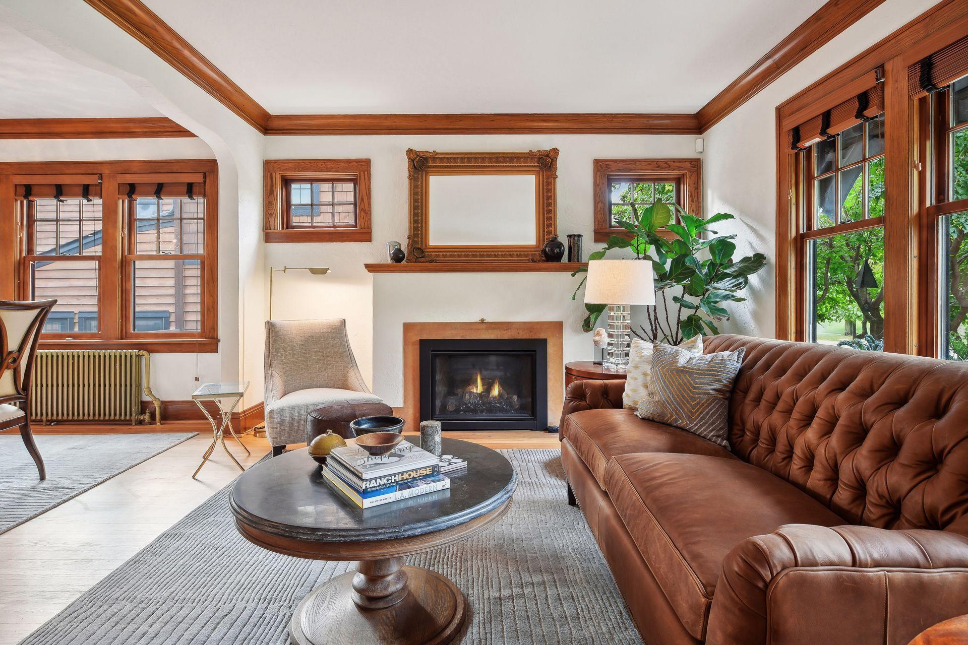 450 Mount Curve Boulevard