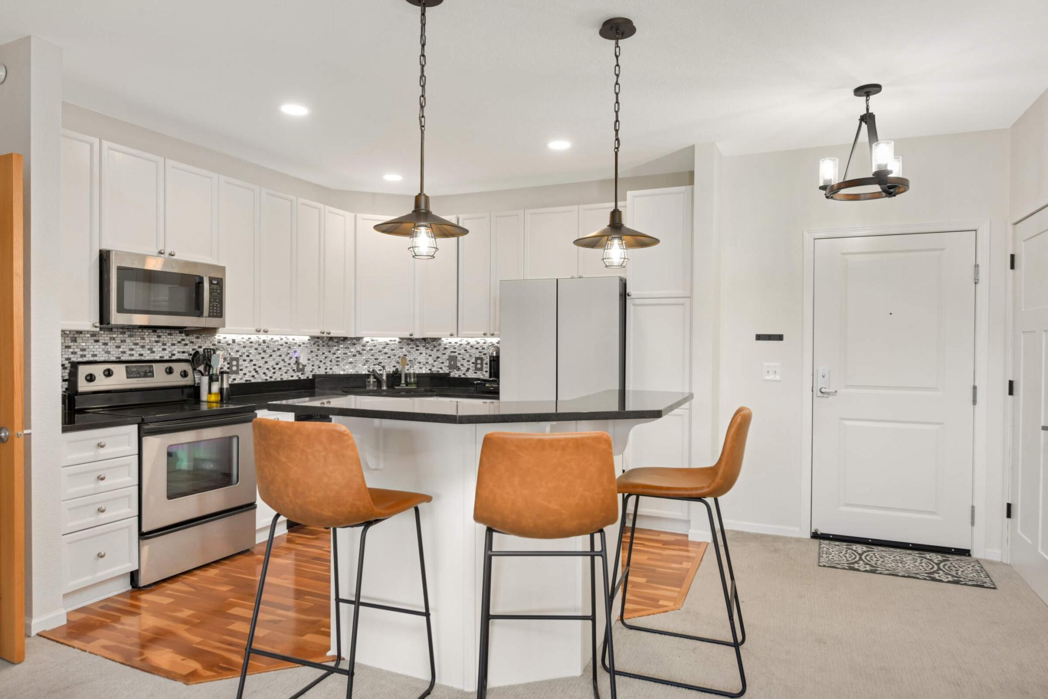 1800 Graham Avenue Unit: 323