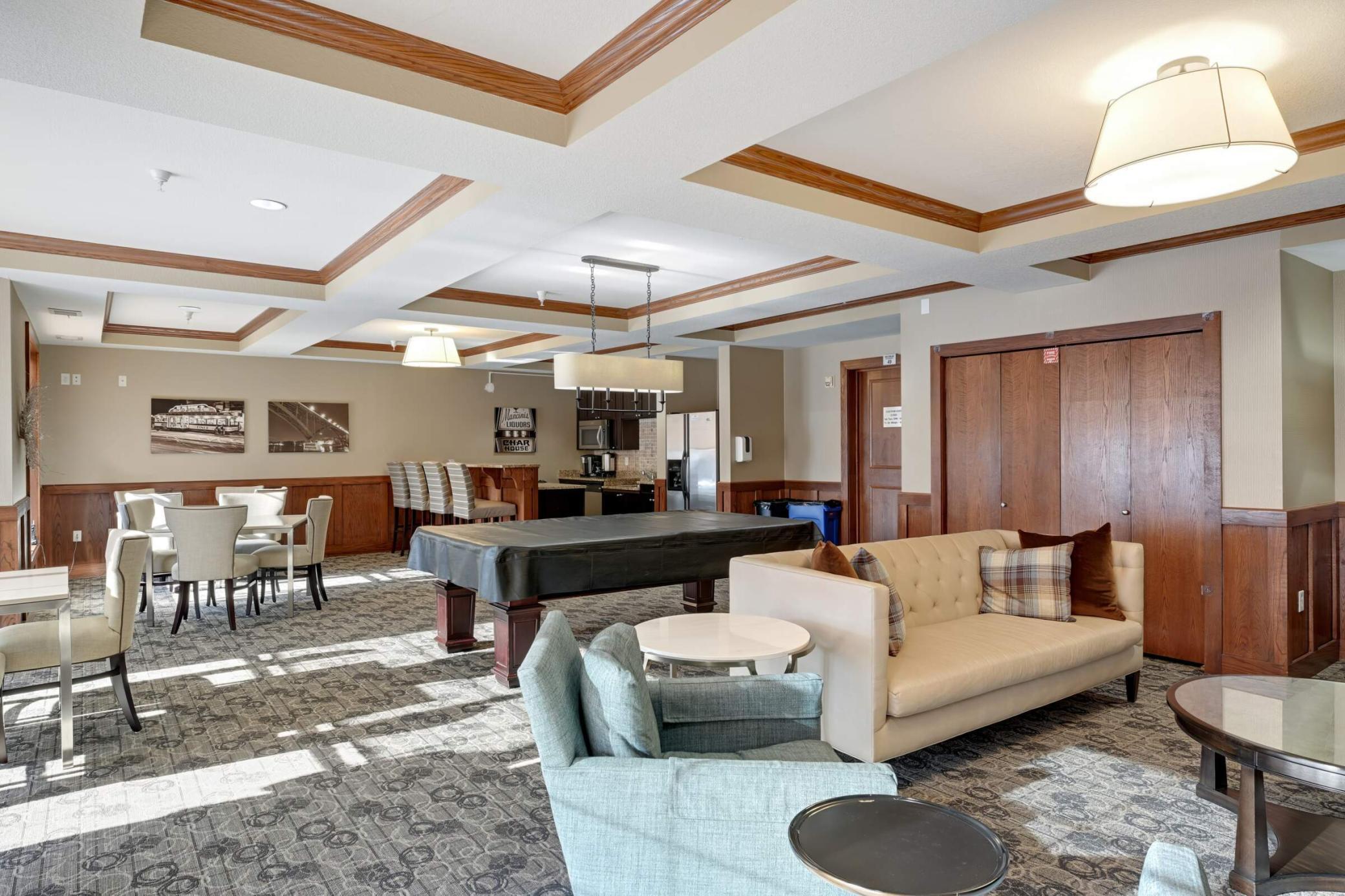 1800 Graham Avenue Unit: 323