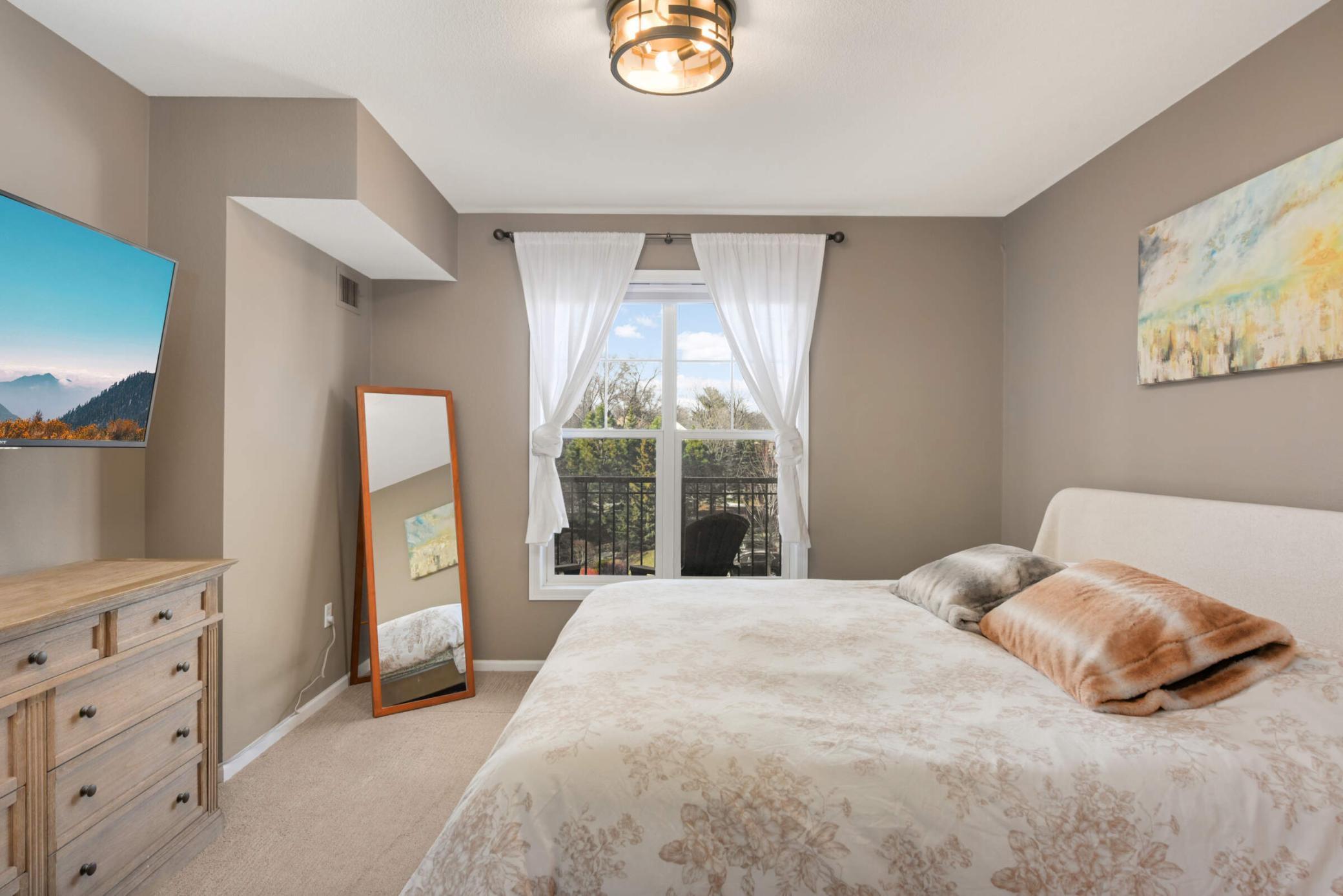 1800 Graham Avenue Unit: 323