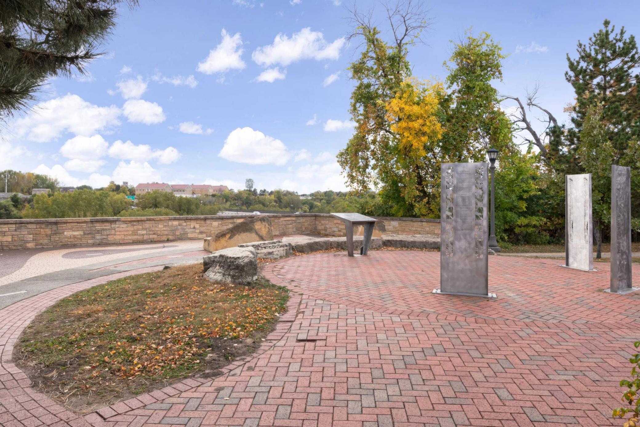 1800 Graham Avenue Unit: 323