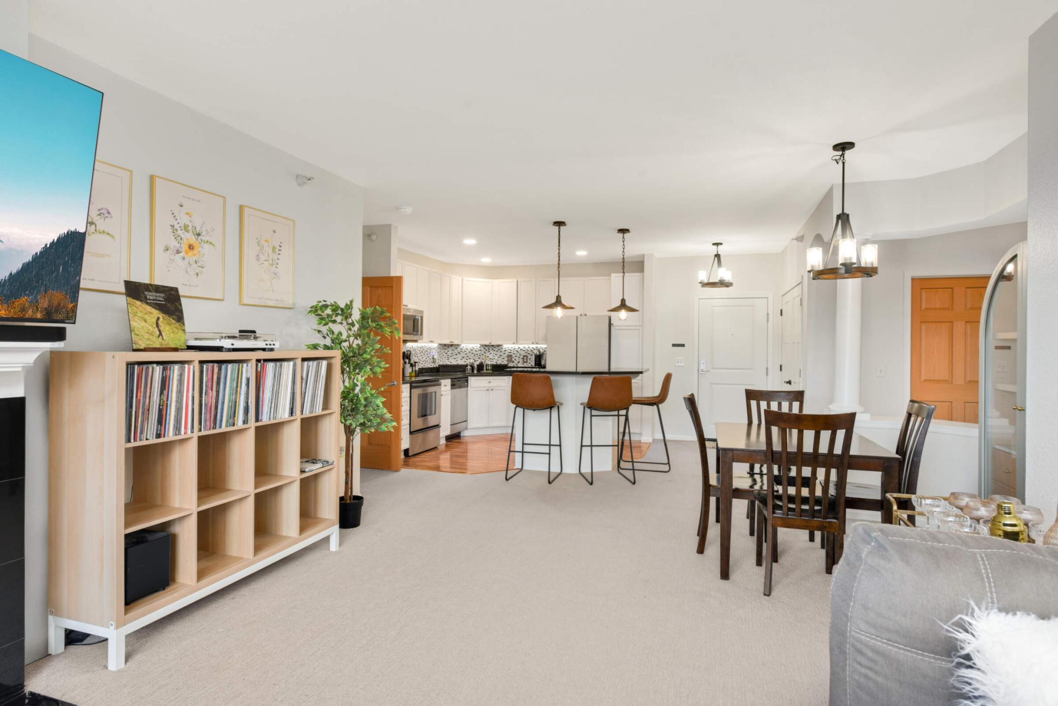 1800 Graham Avenue Unit: 323