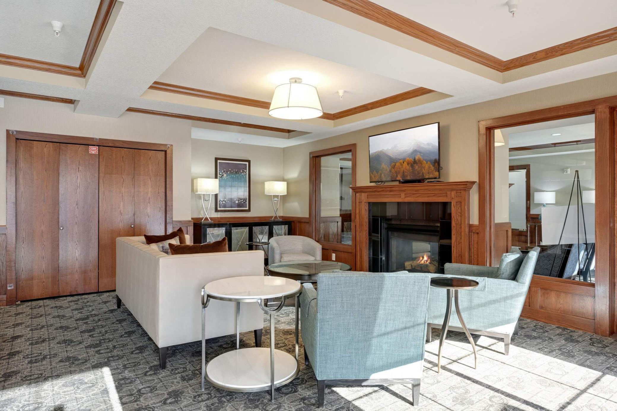 1800 Graham Avenue Unit: 323