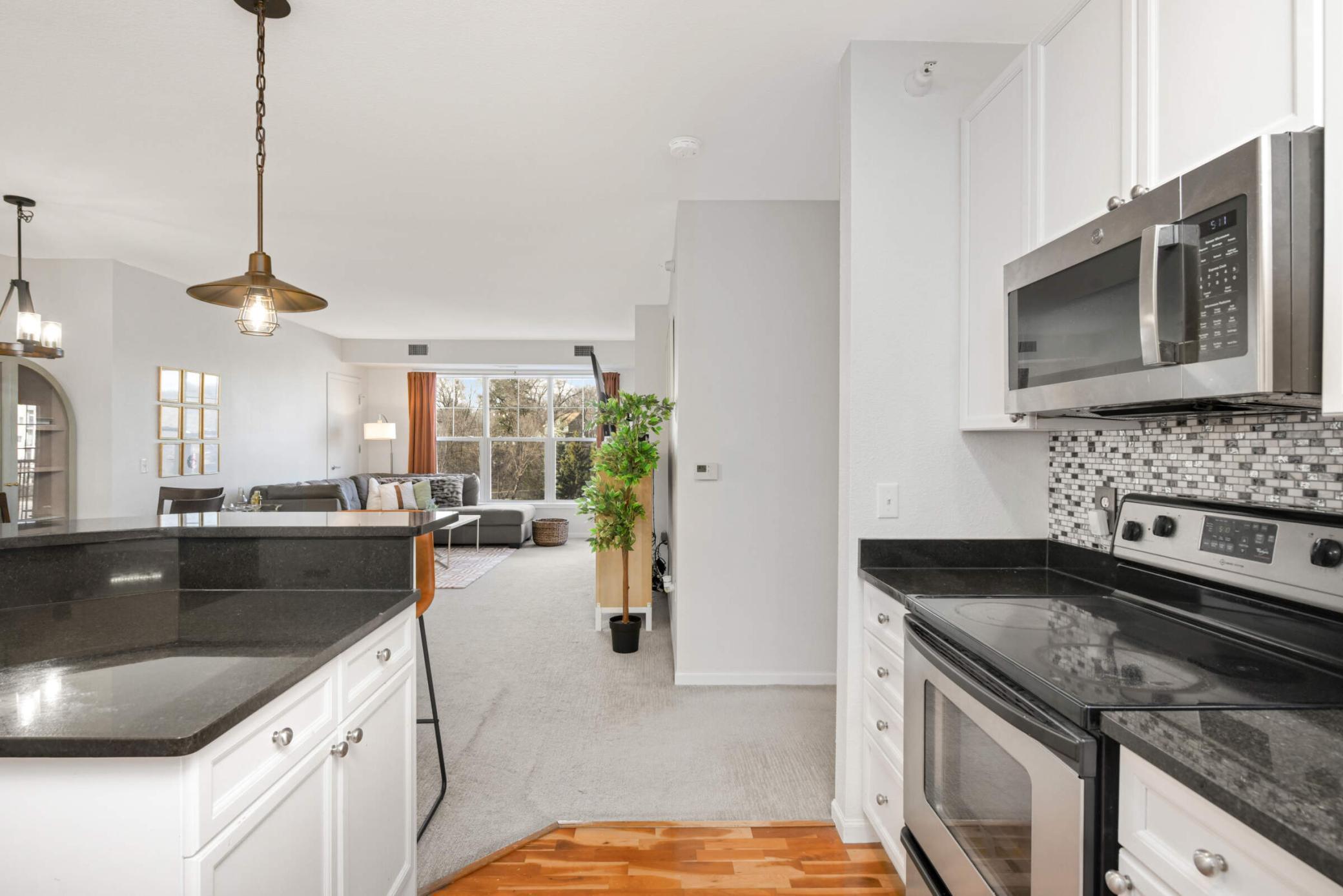 1800 Graham Avenue Unit: 323