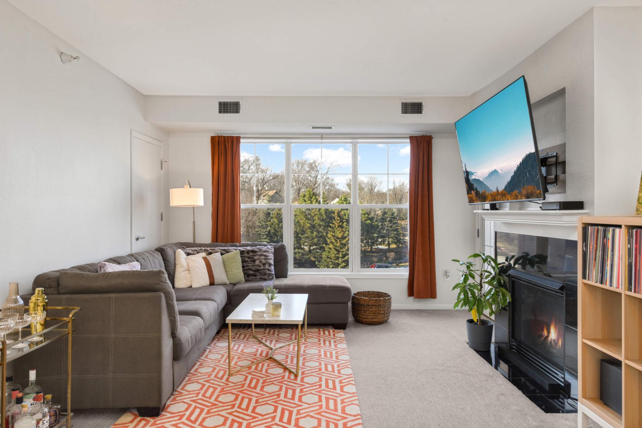 1800 Graham Avenue Unit: 323