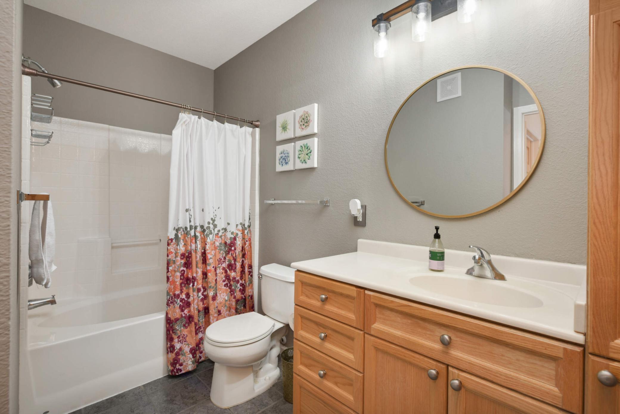 1800 Graham Avenue Unit: 323