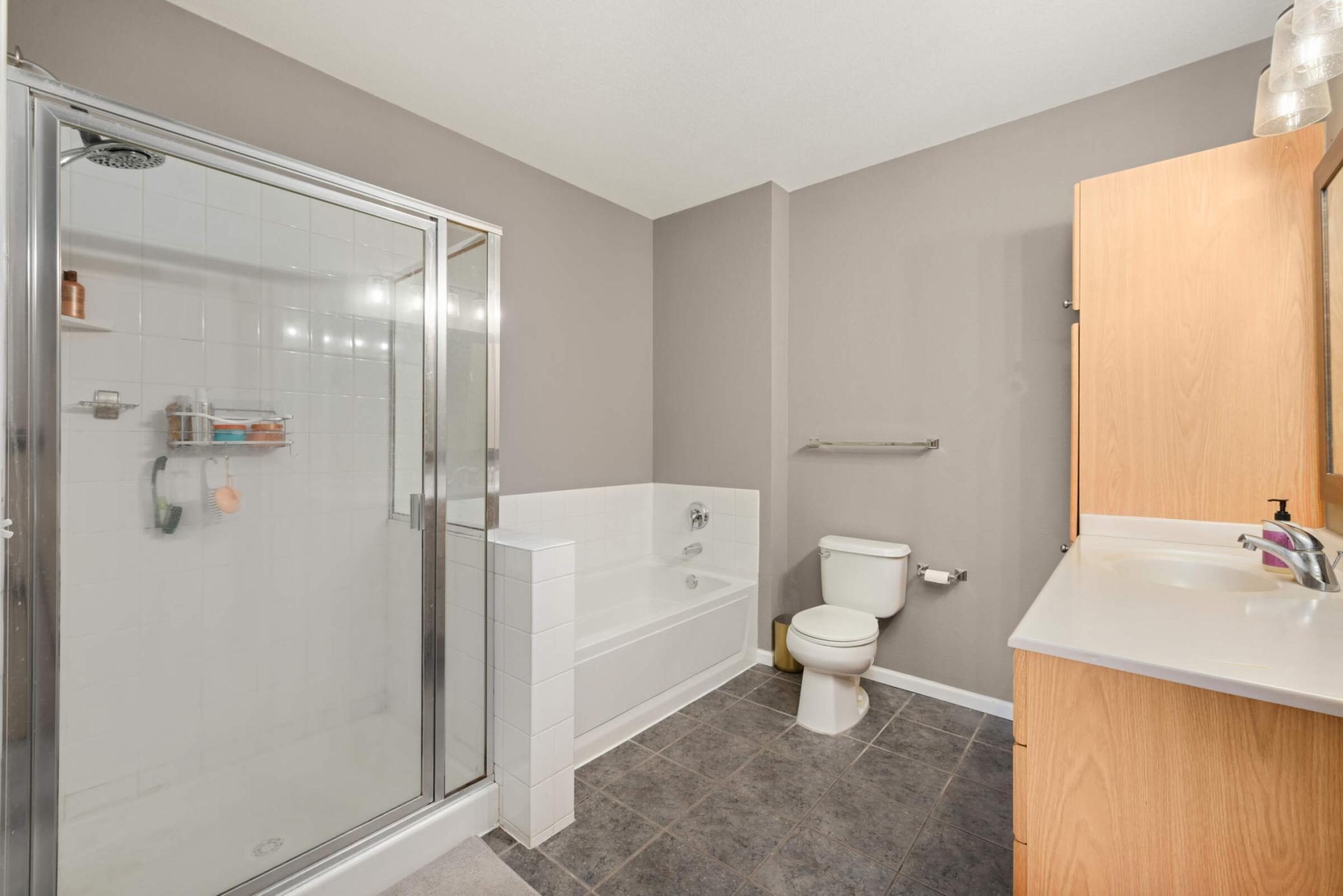 1800 Graham Avenue Unit: 323