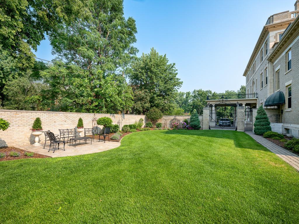 808 Summit Avenue Unit: 3