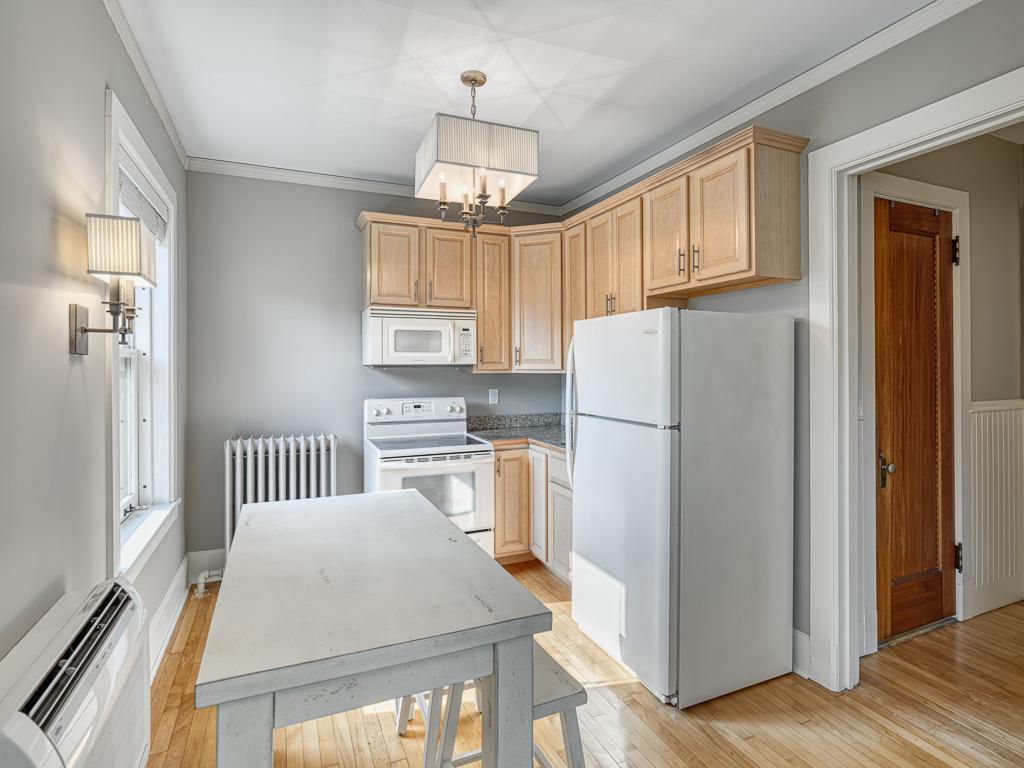 808 Summit Avenue Unit: 3