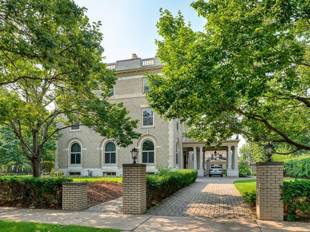 808 Summit Avenue Unit: 3