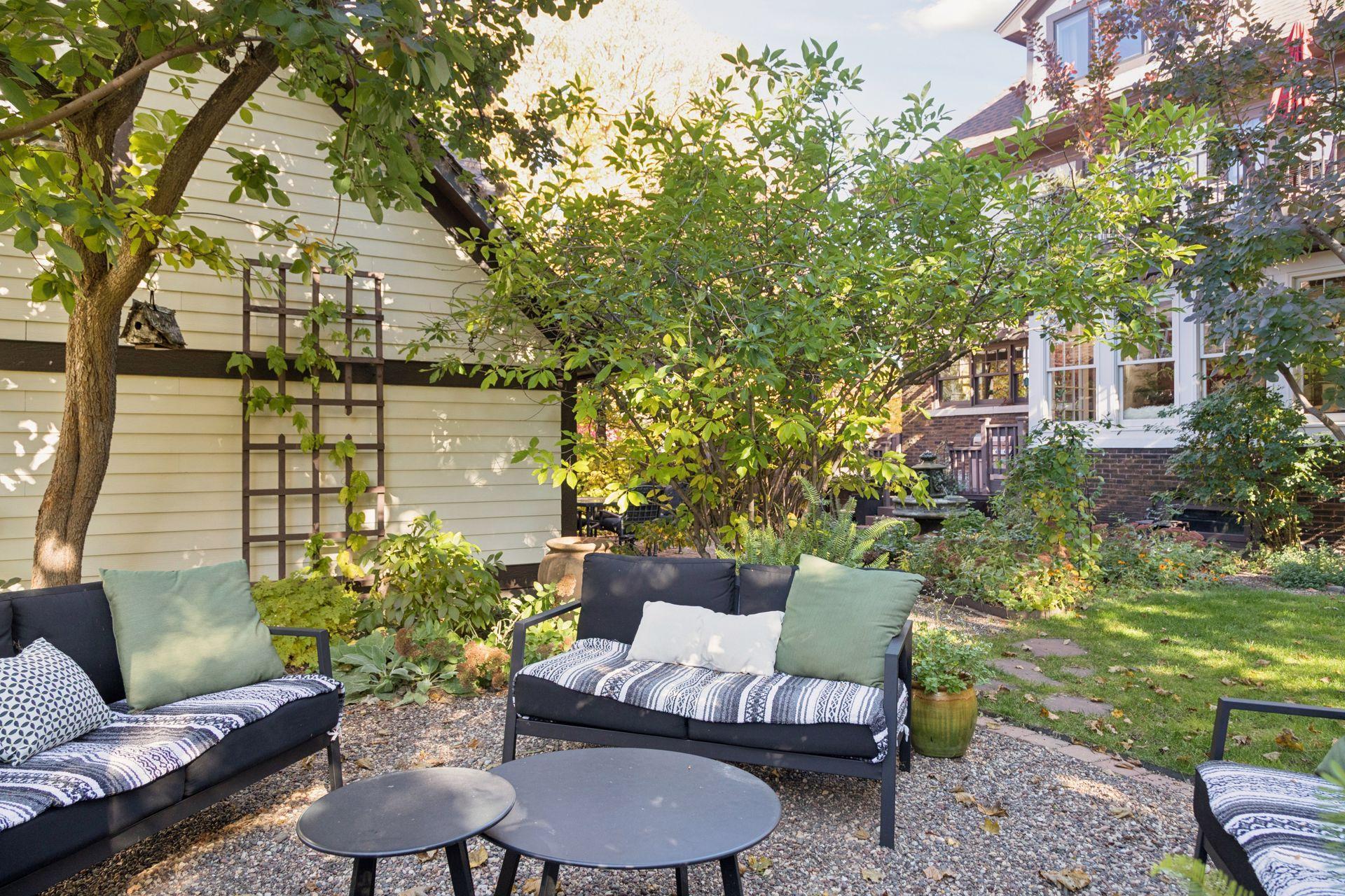 143 Lexington Parkway N