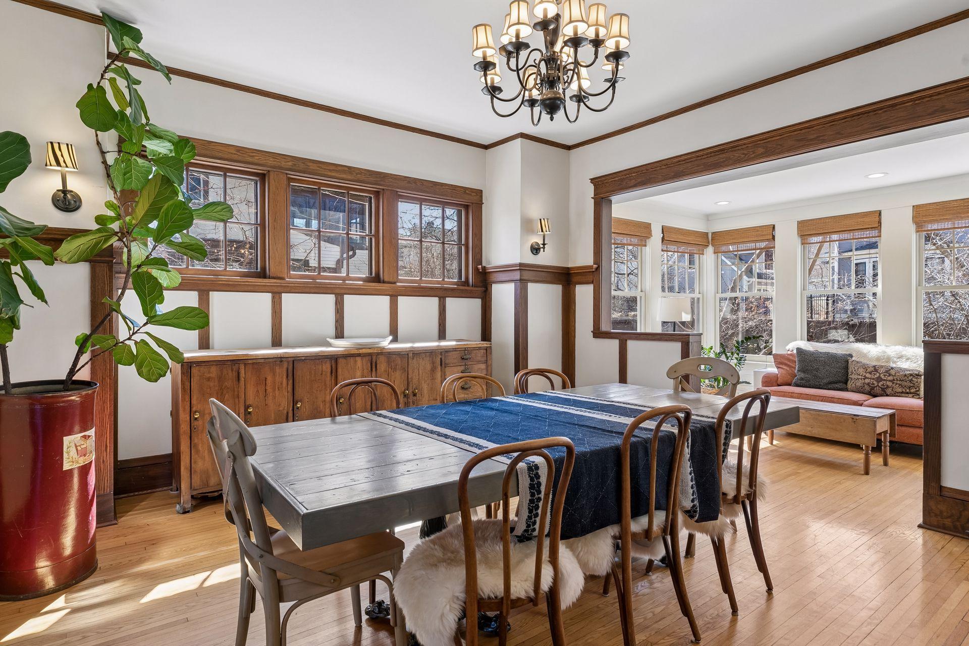 143 Lexington Parkway N