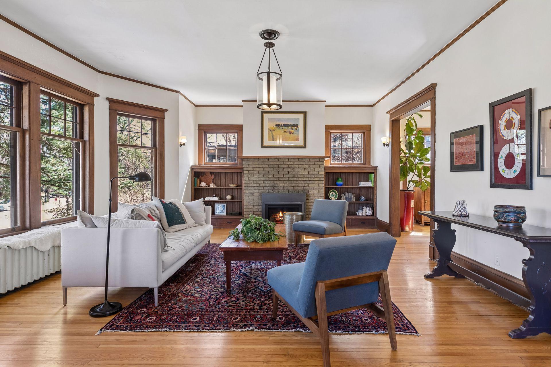 143 Lexington Parkway N