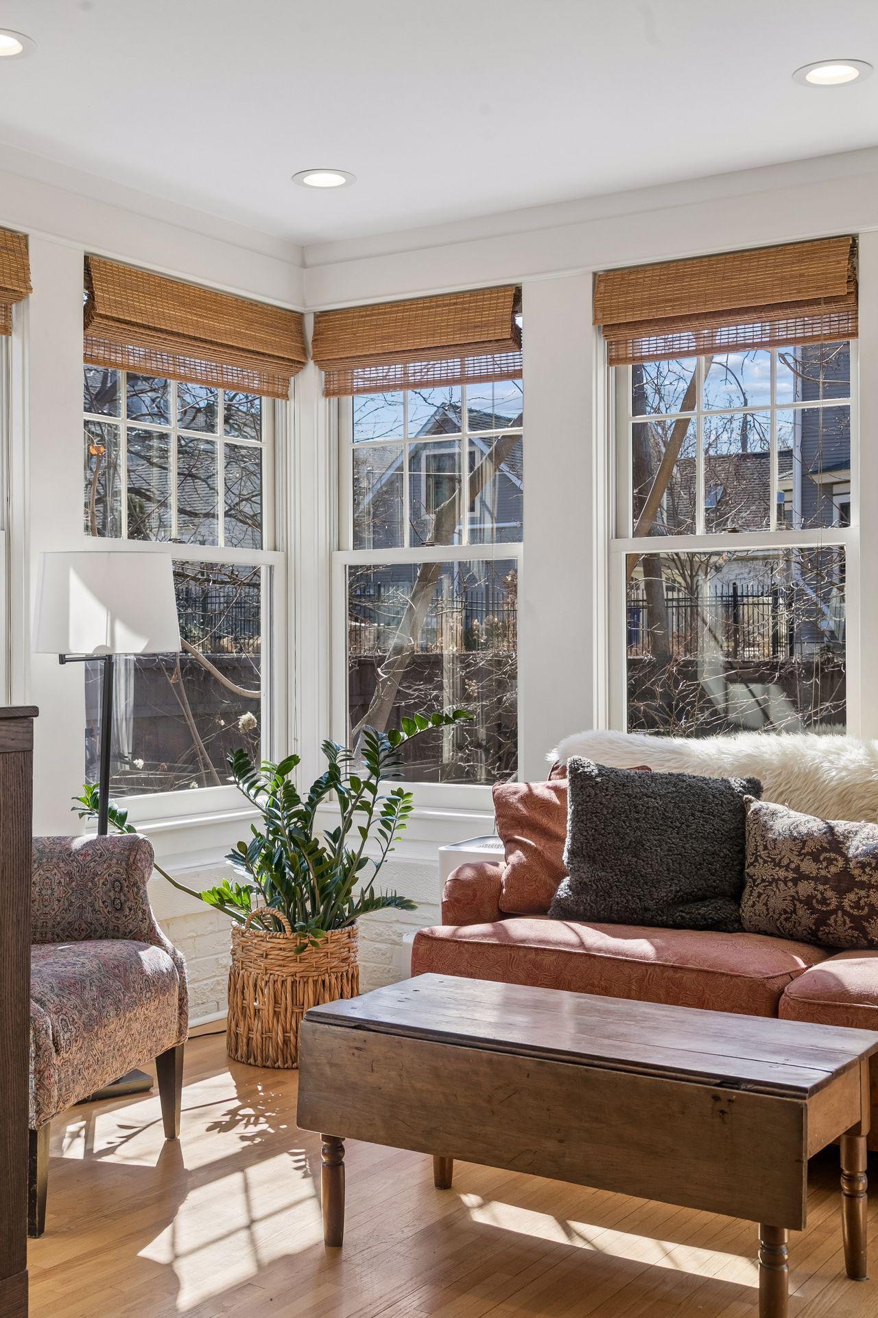 143 Lexington Parkway N