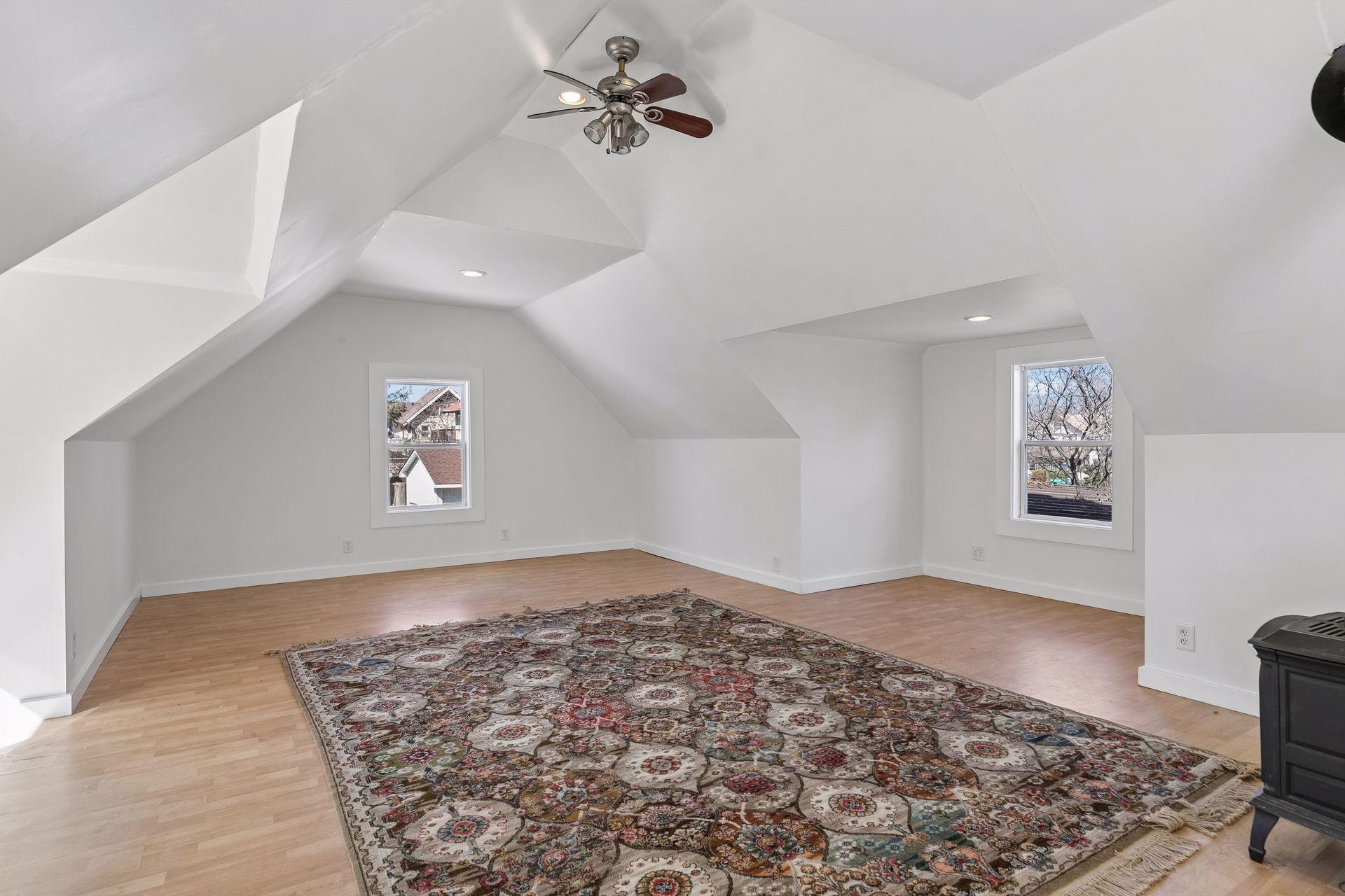 143 Lexington Parkway N