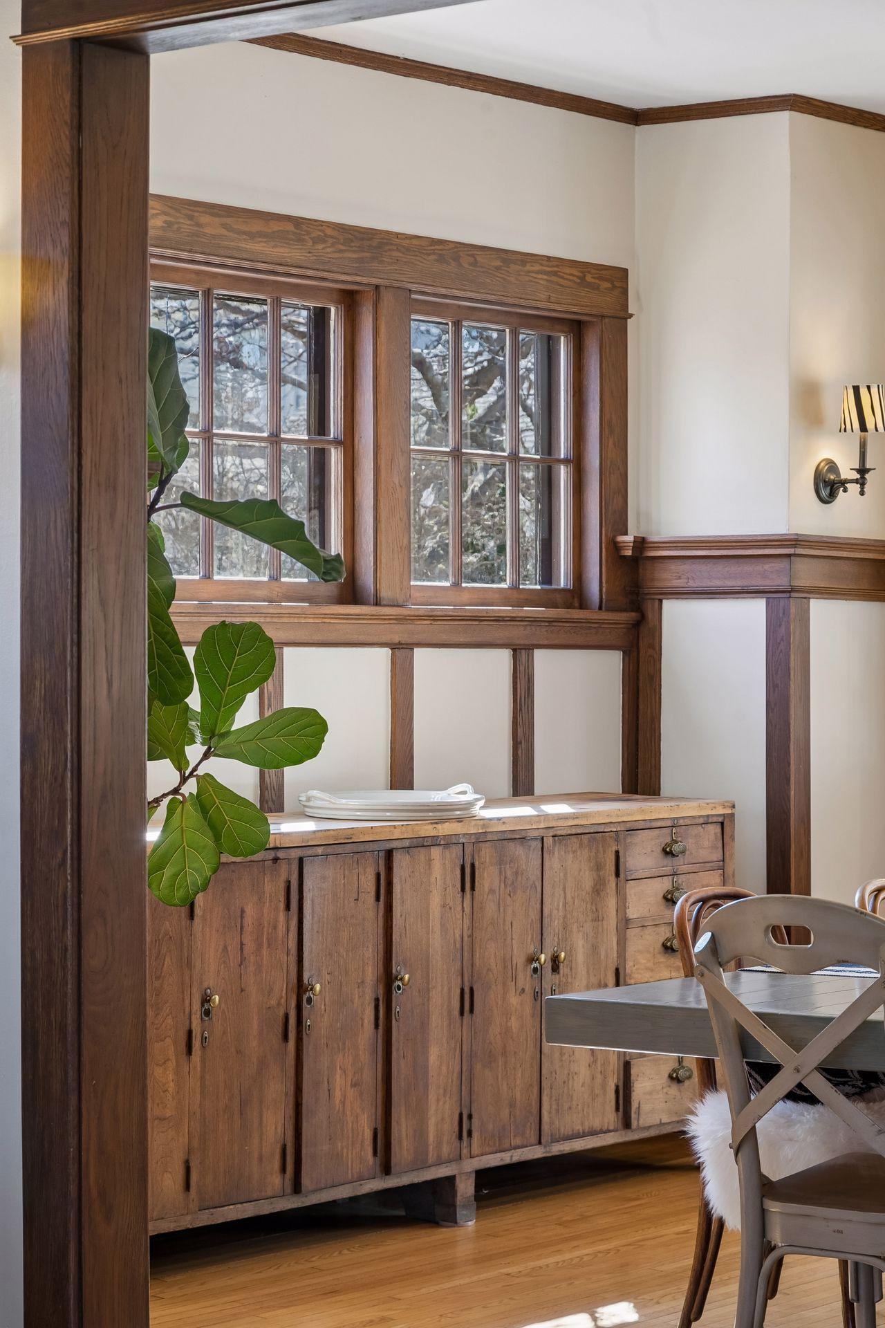 143 Lexington Parkway N