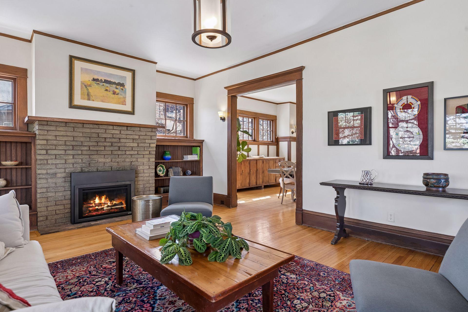 143 Lexington Parkway N