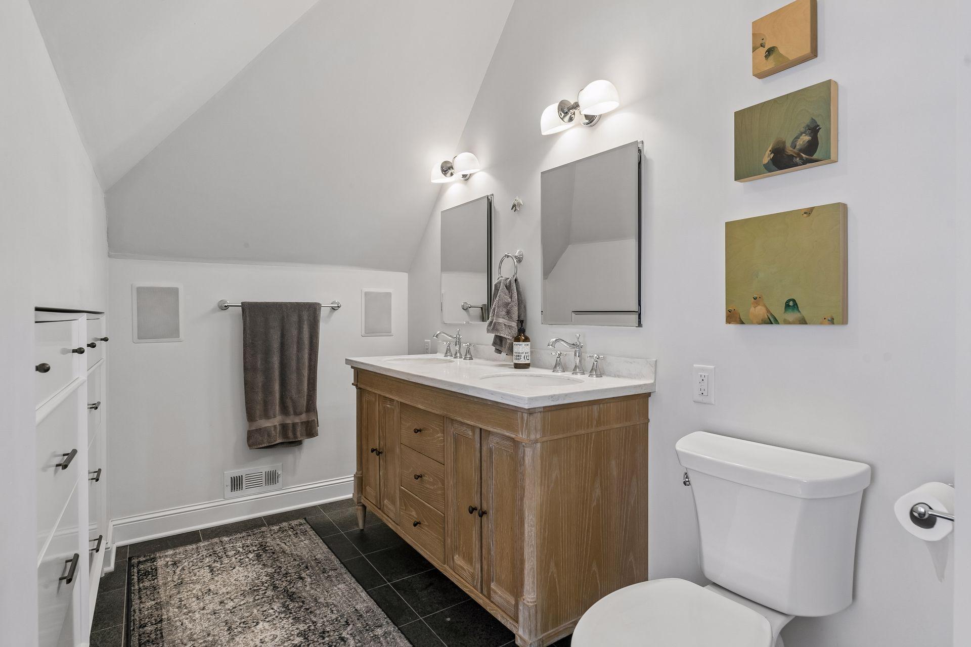 143 Lexington Parkway N