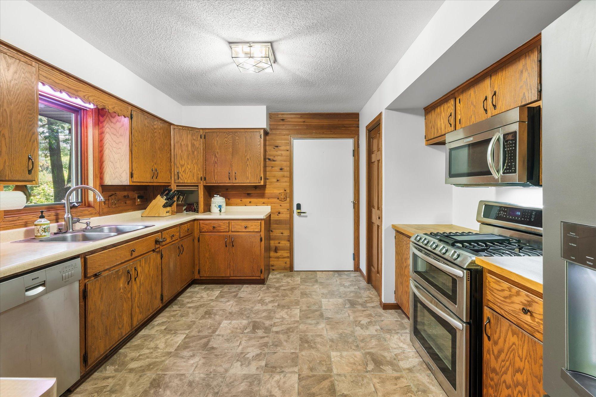 420 McCarrons Boulevard S