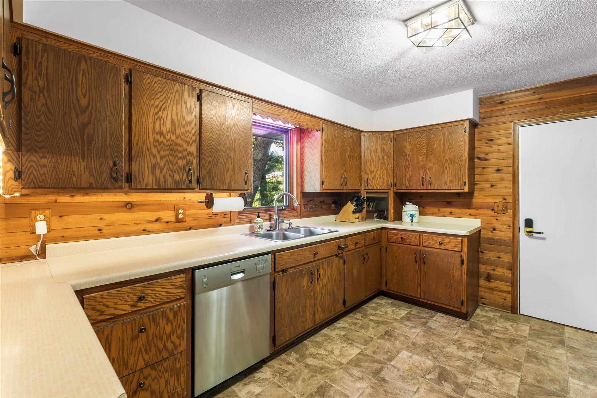 420 McCarrons Boulevard S