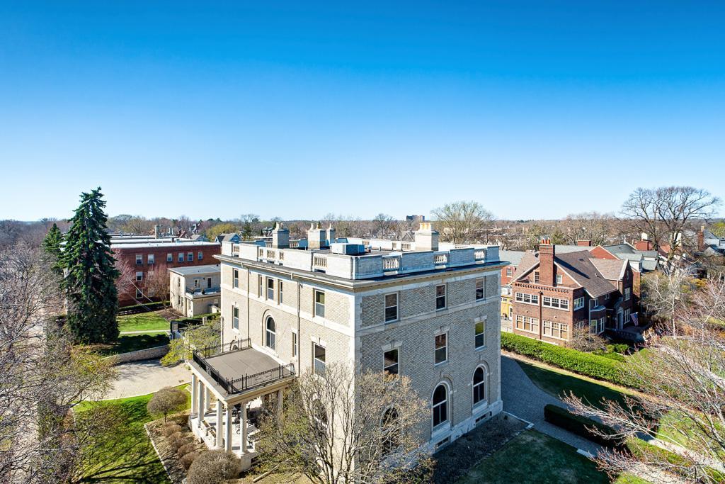 808 Summit Avenue Unit: 2