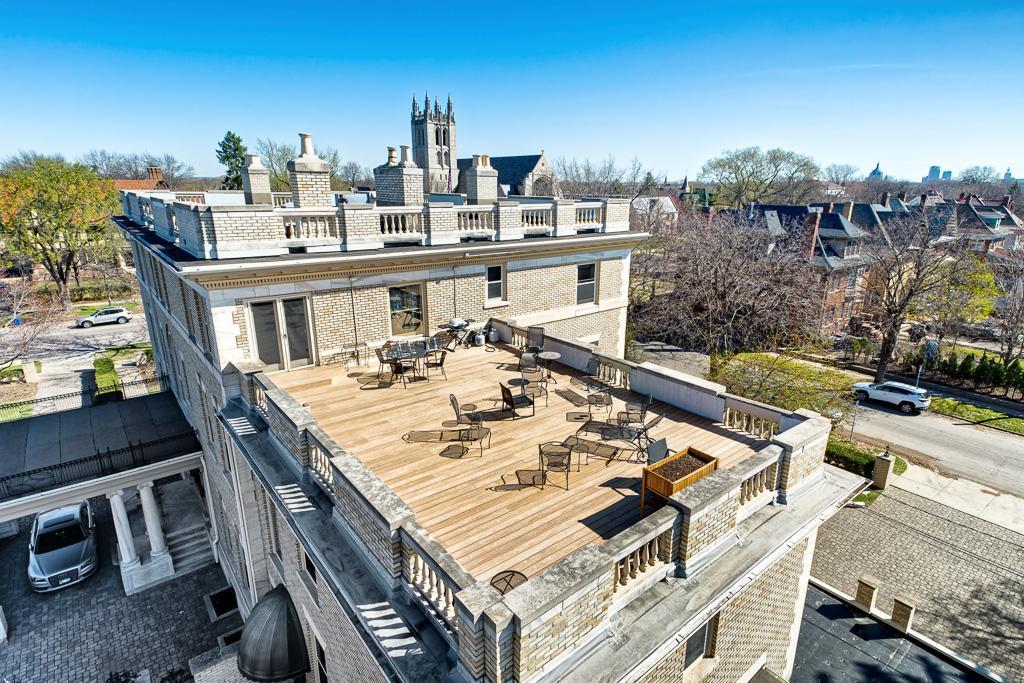 808 Summit Avenue Unit: 2