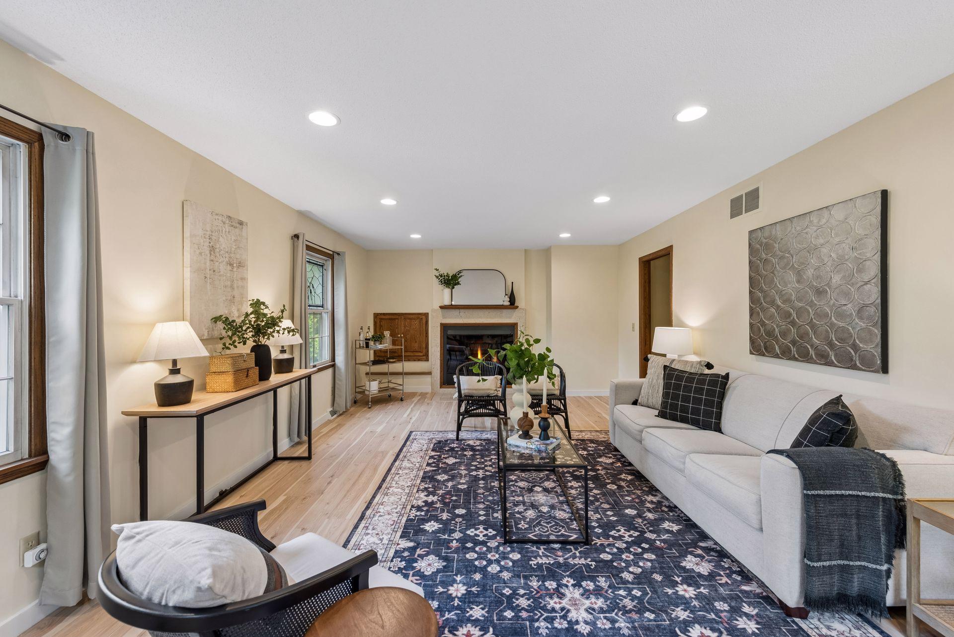 481 Desnoyer Avenue