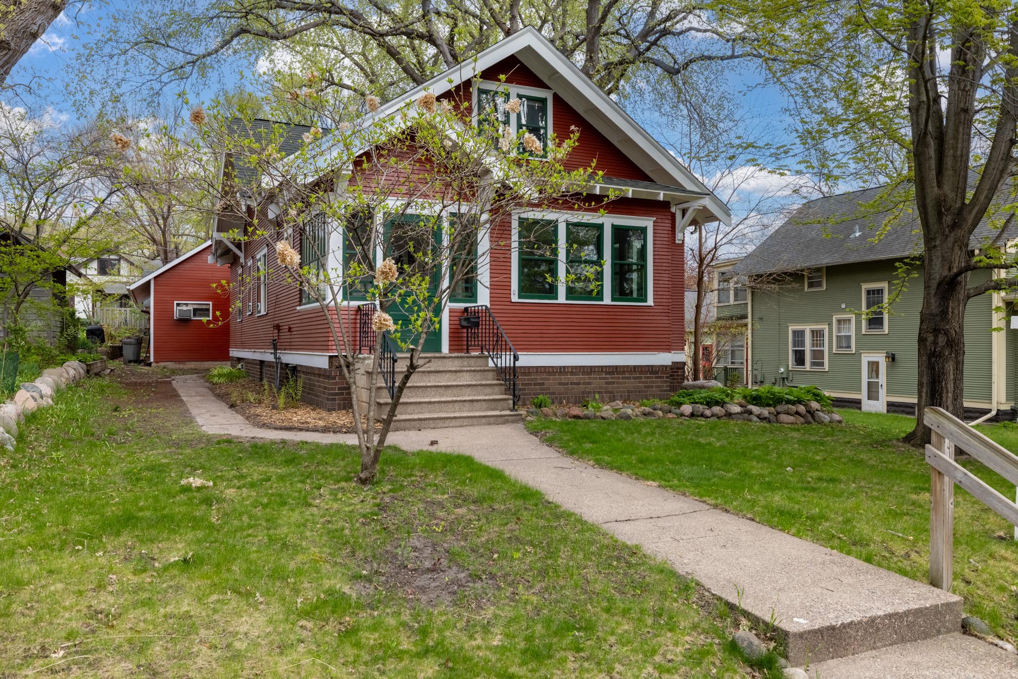 1464 Chelmsford Street
