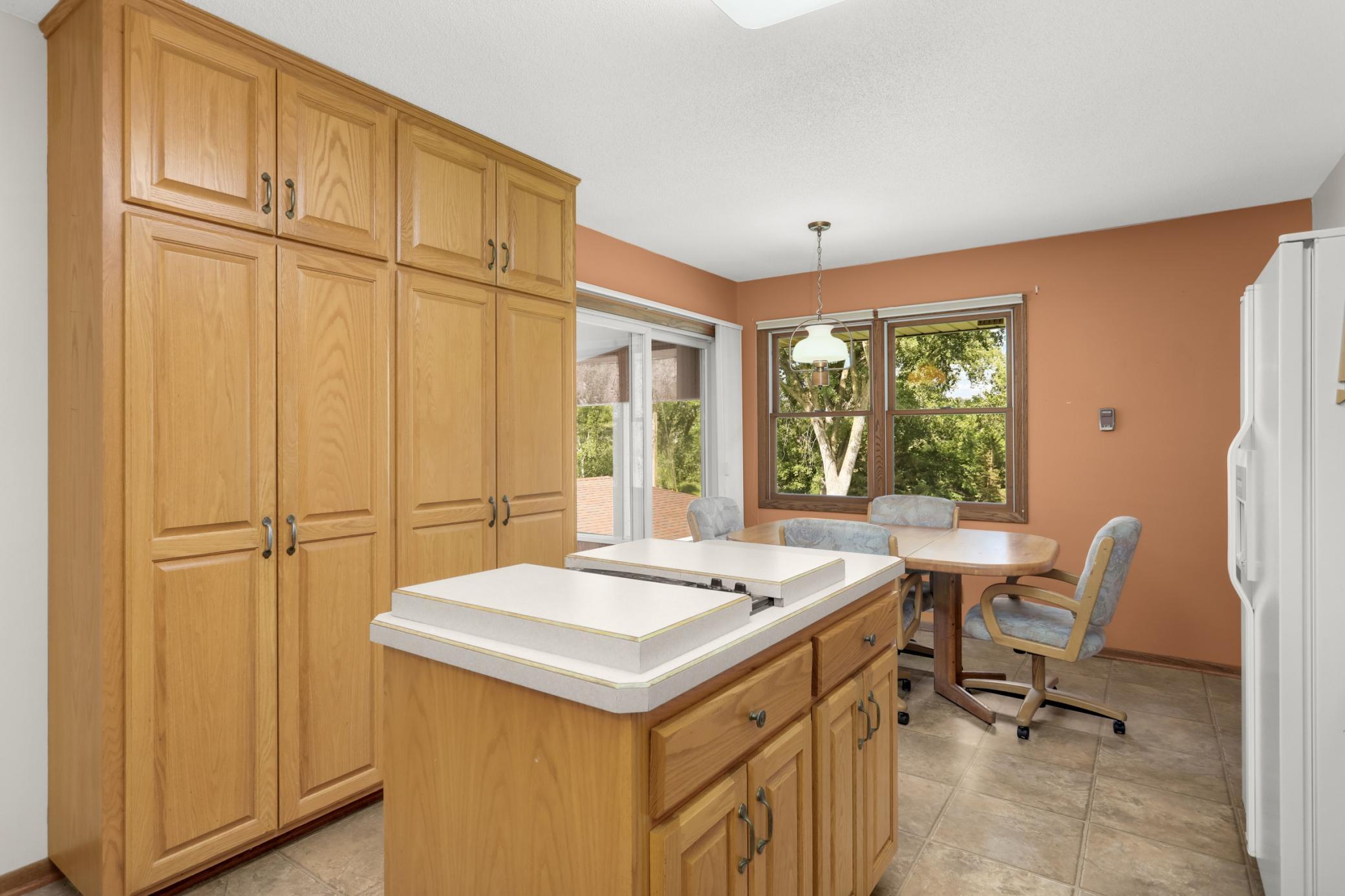 2878 Meadowlark Lane