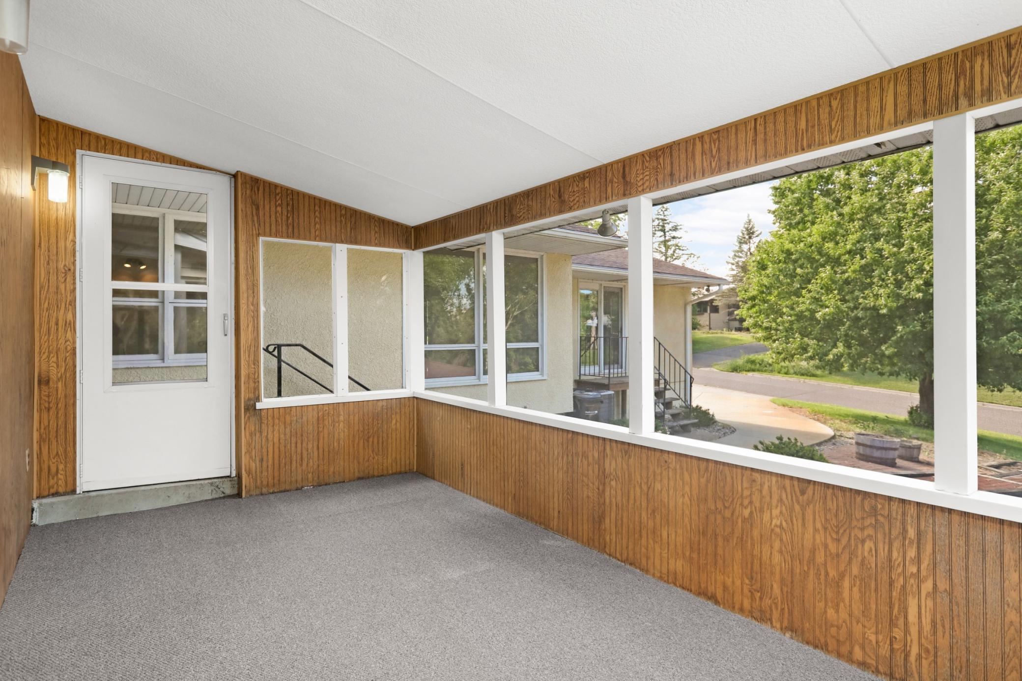 2878 Meadowlark Lane