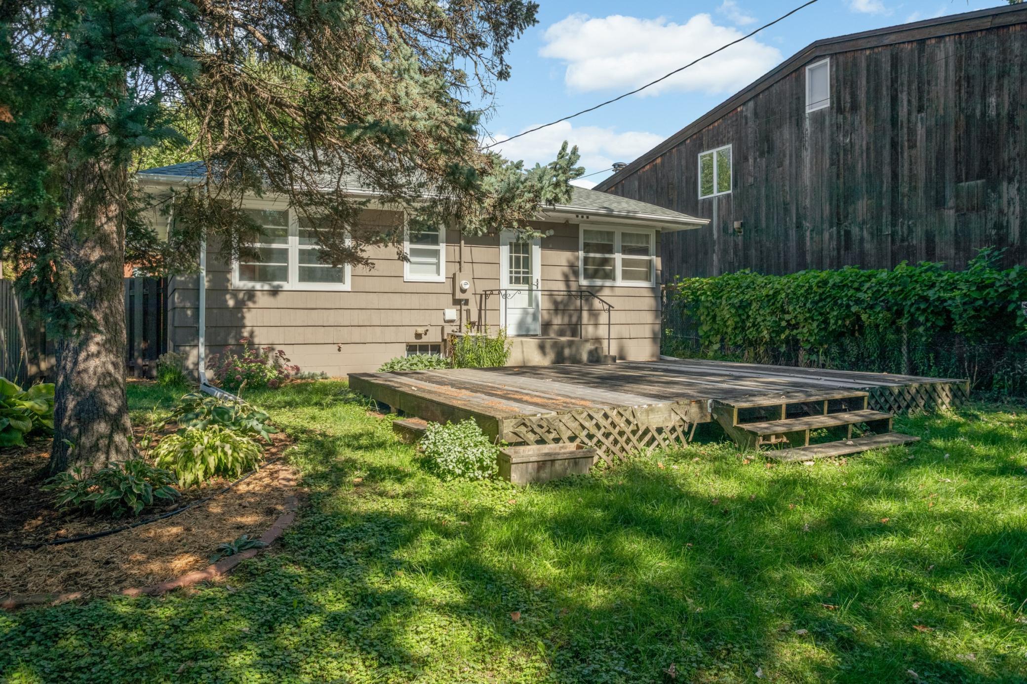 1424 Almond Avenue