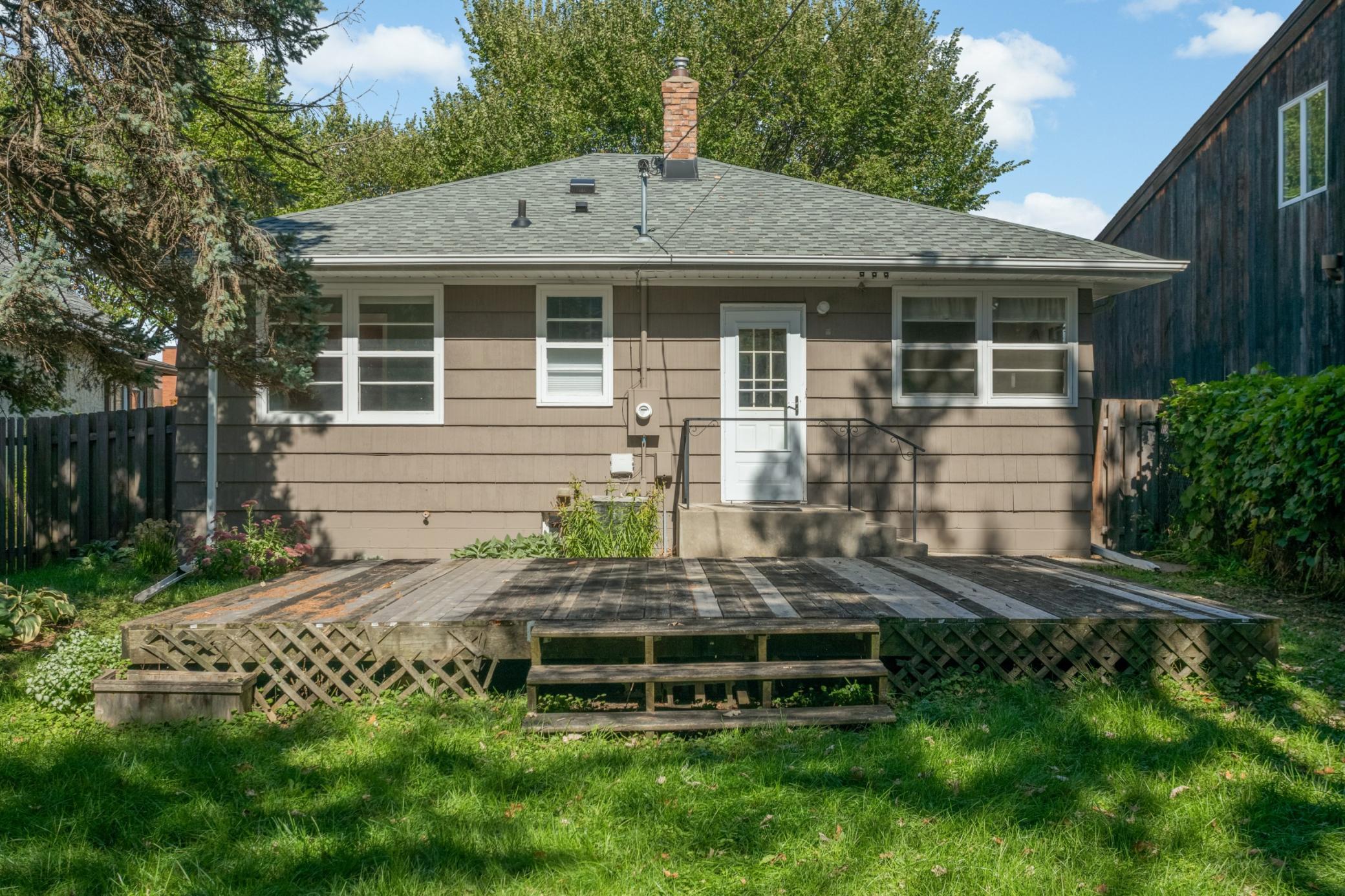 1424 Almond Avenue