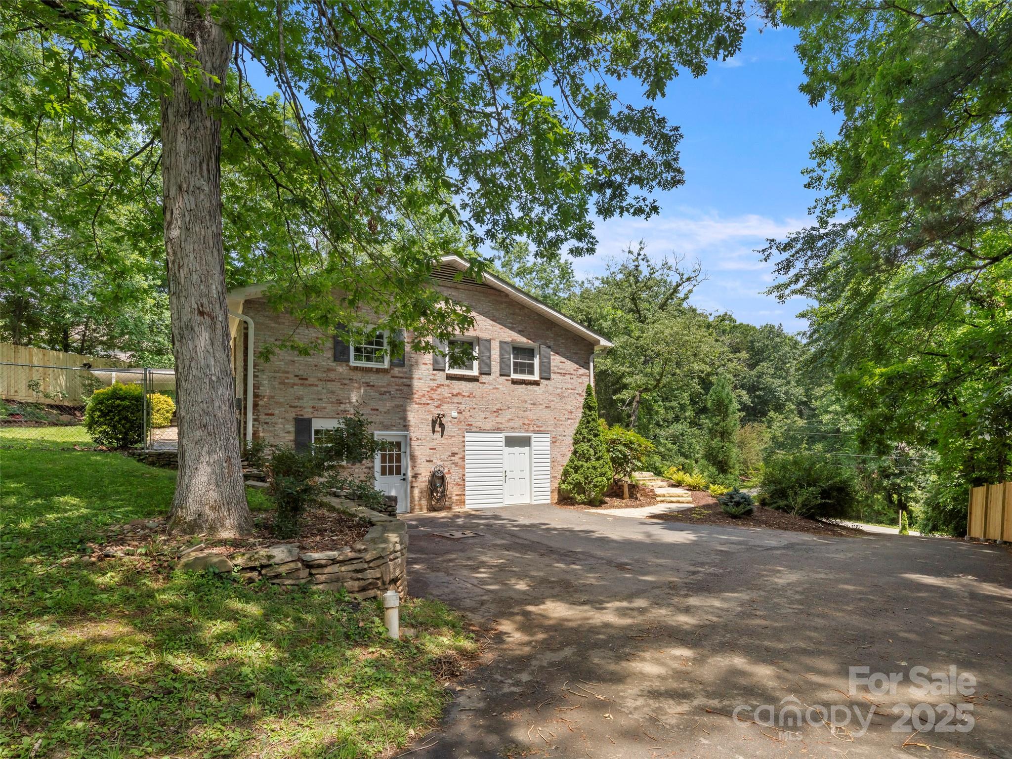124 New Rockwood Road