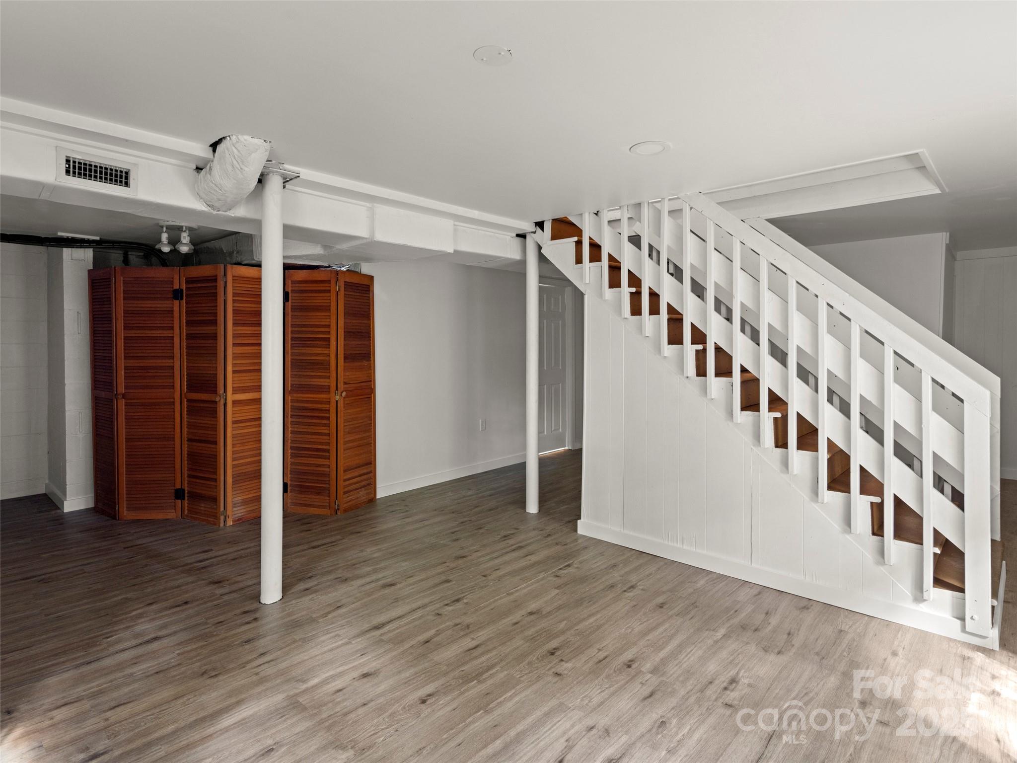 21 Crestland Road