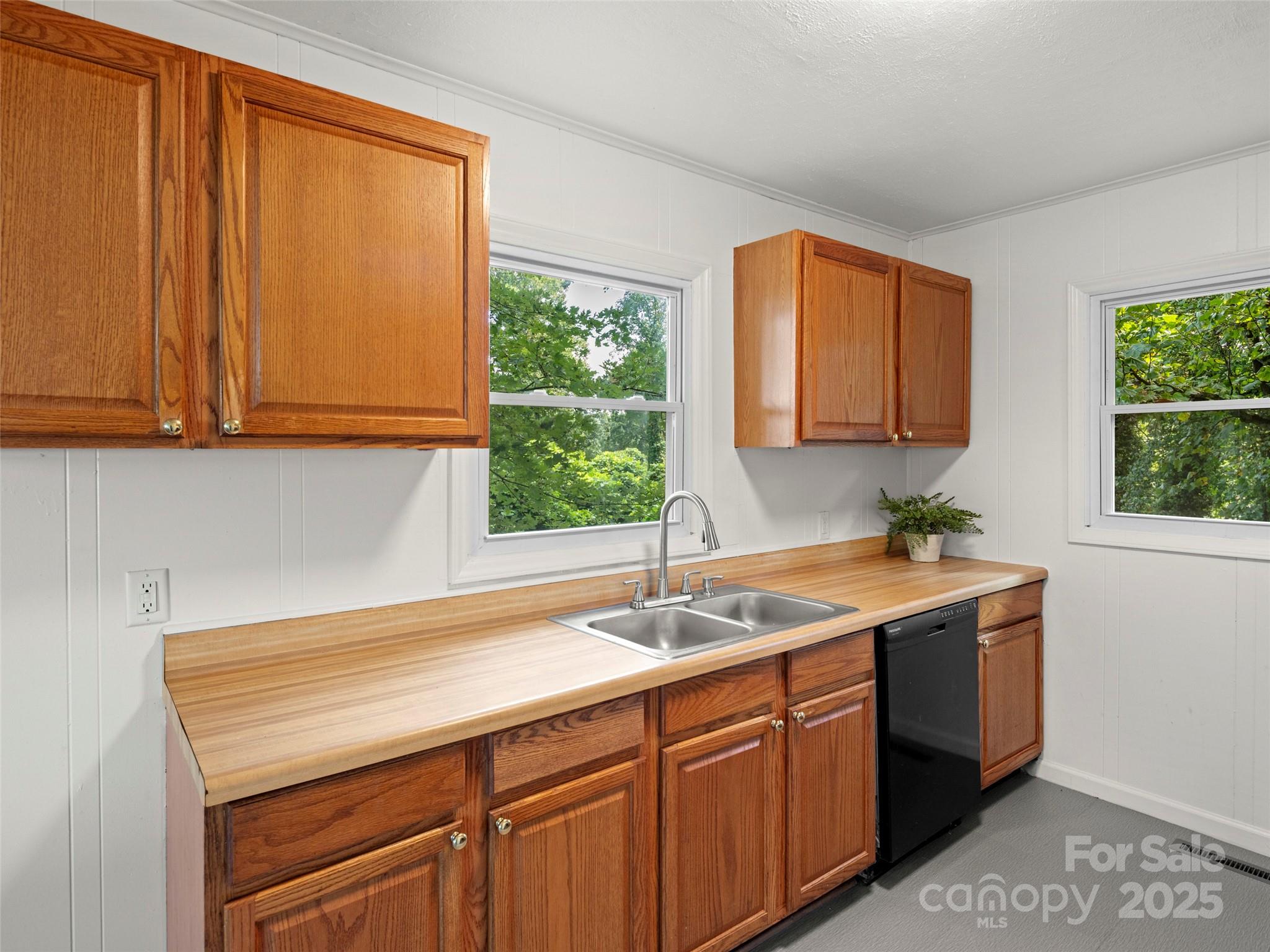 21 Crestland Road