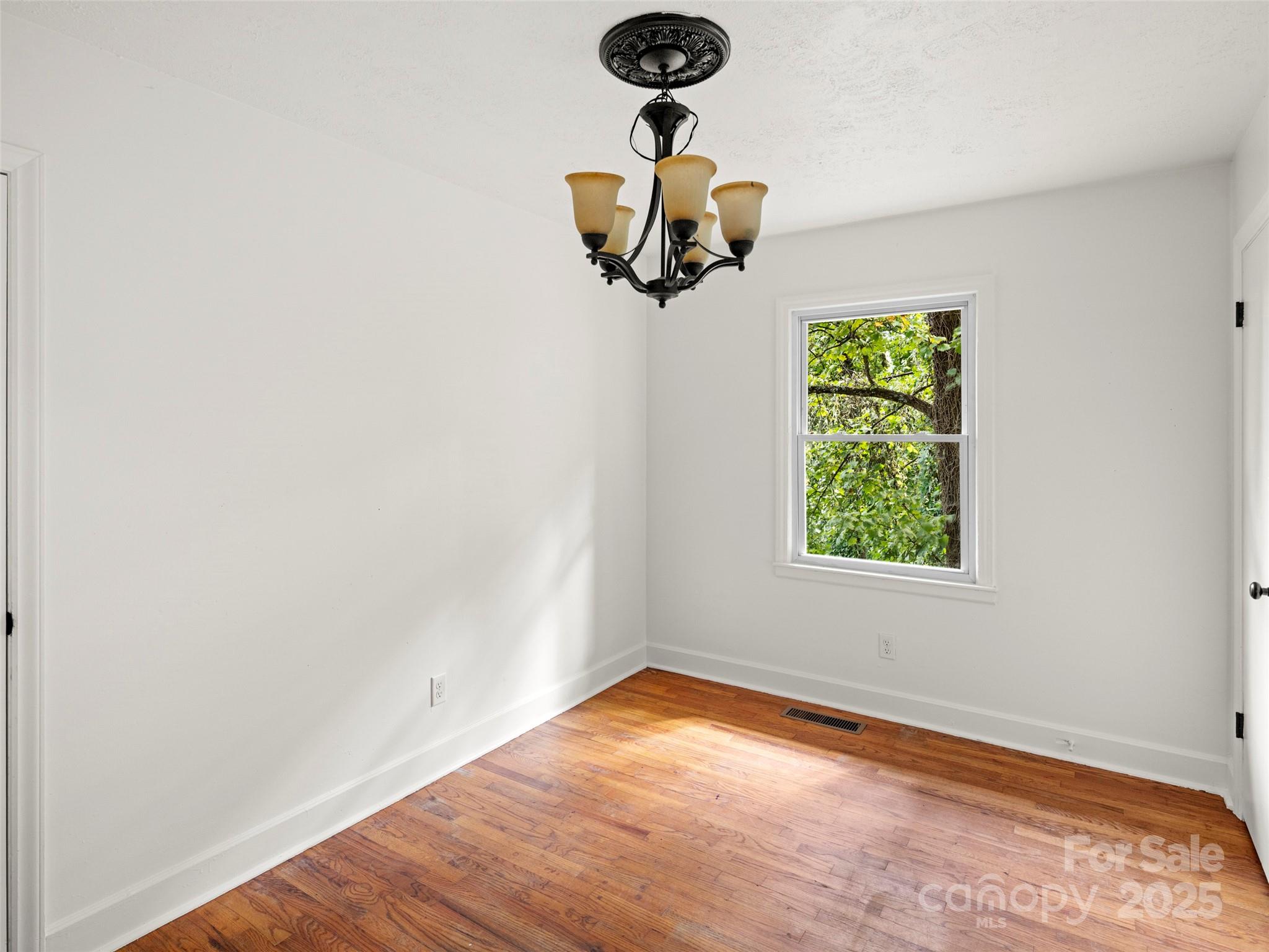 21 Crestland Road