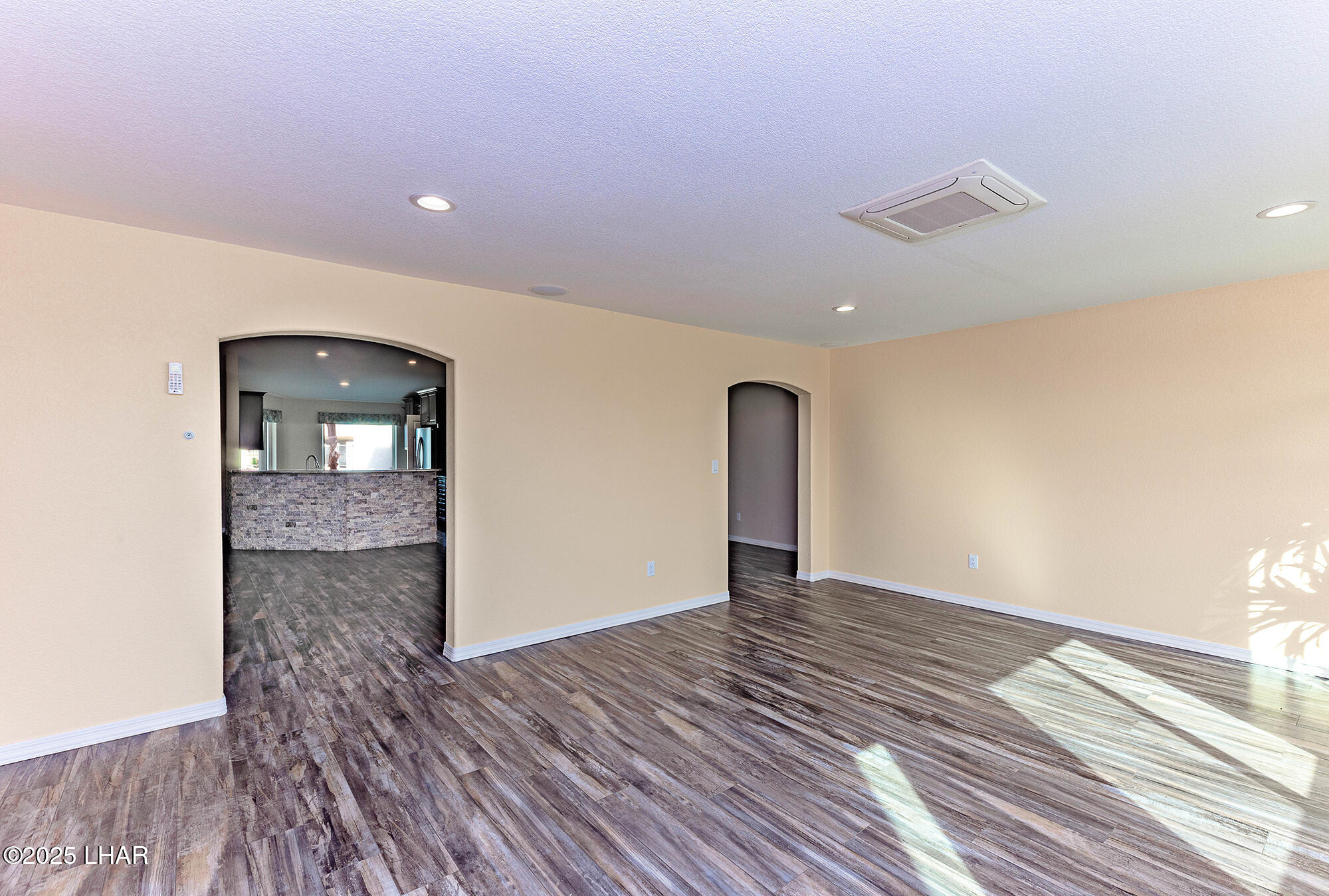 1660 Topaz Dr