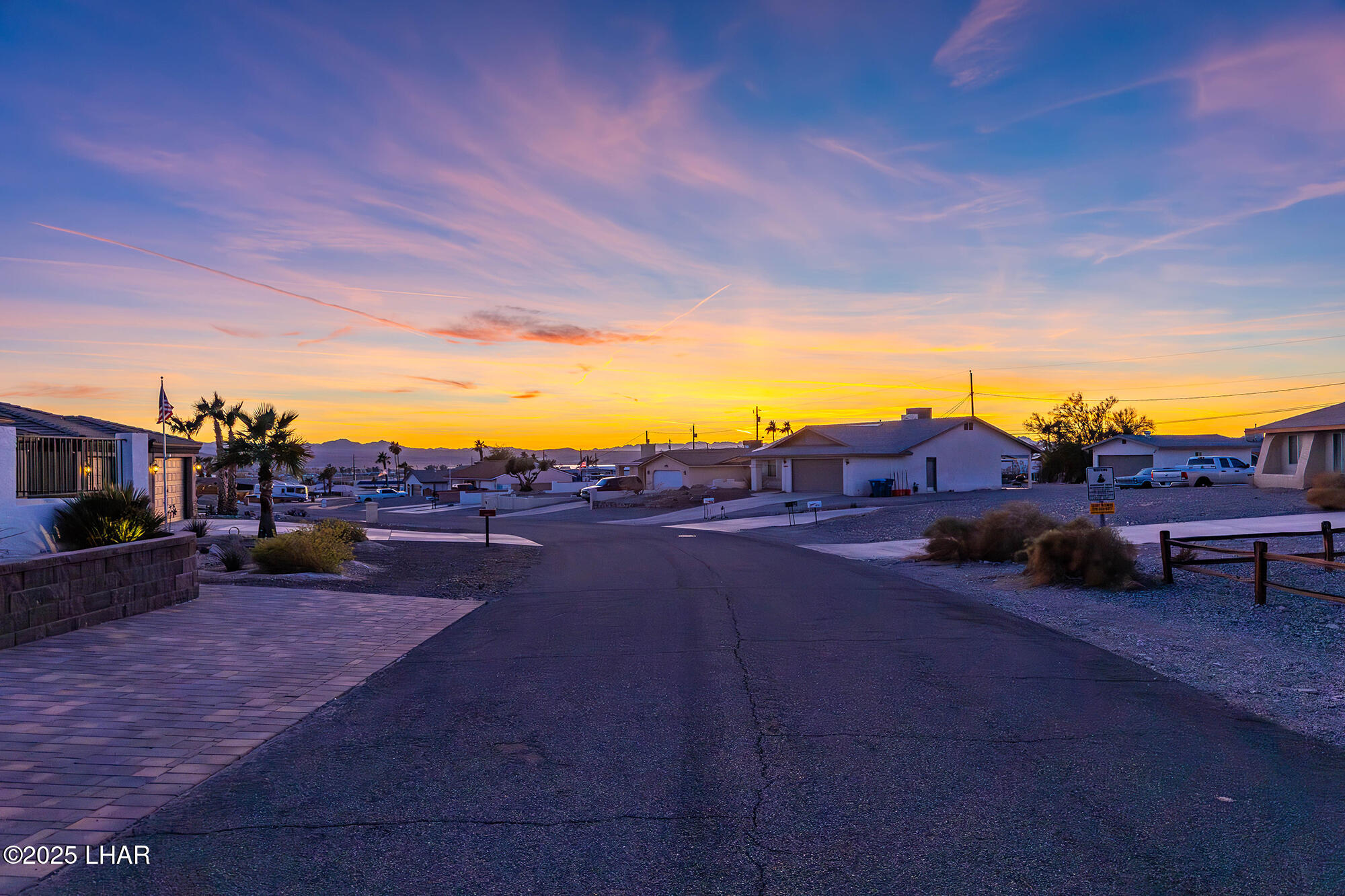 1660 Topaz Dr