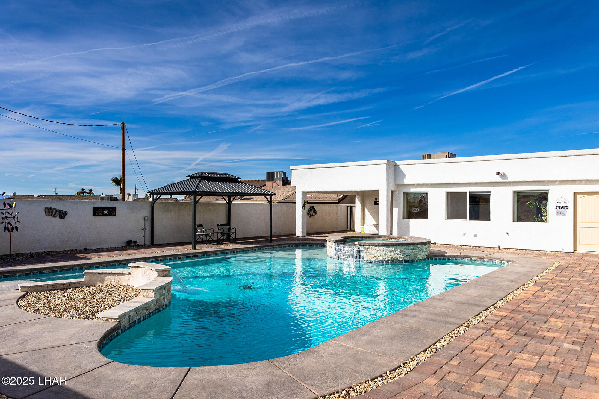 1660 Topaz Dr