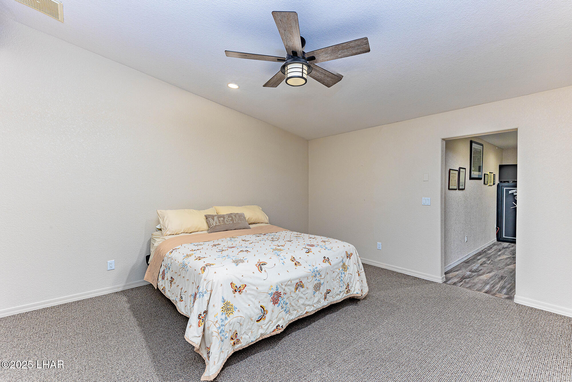 1660 Topaz Dr