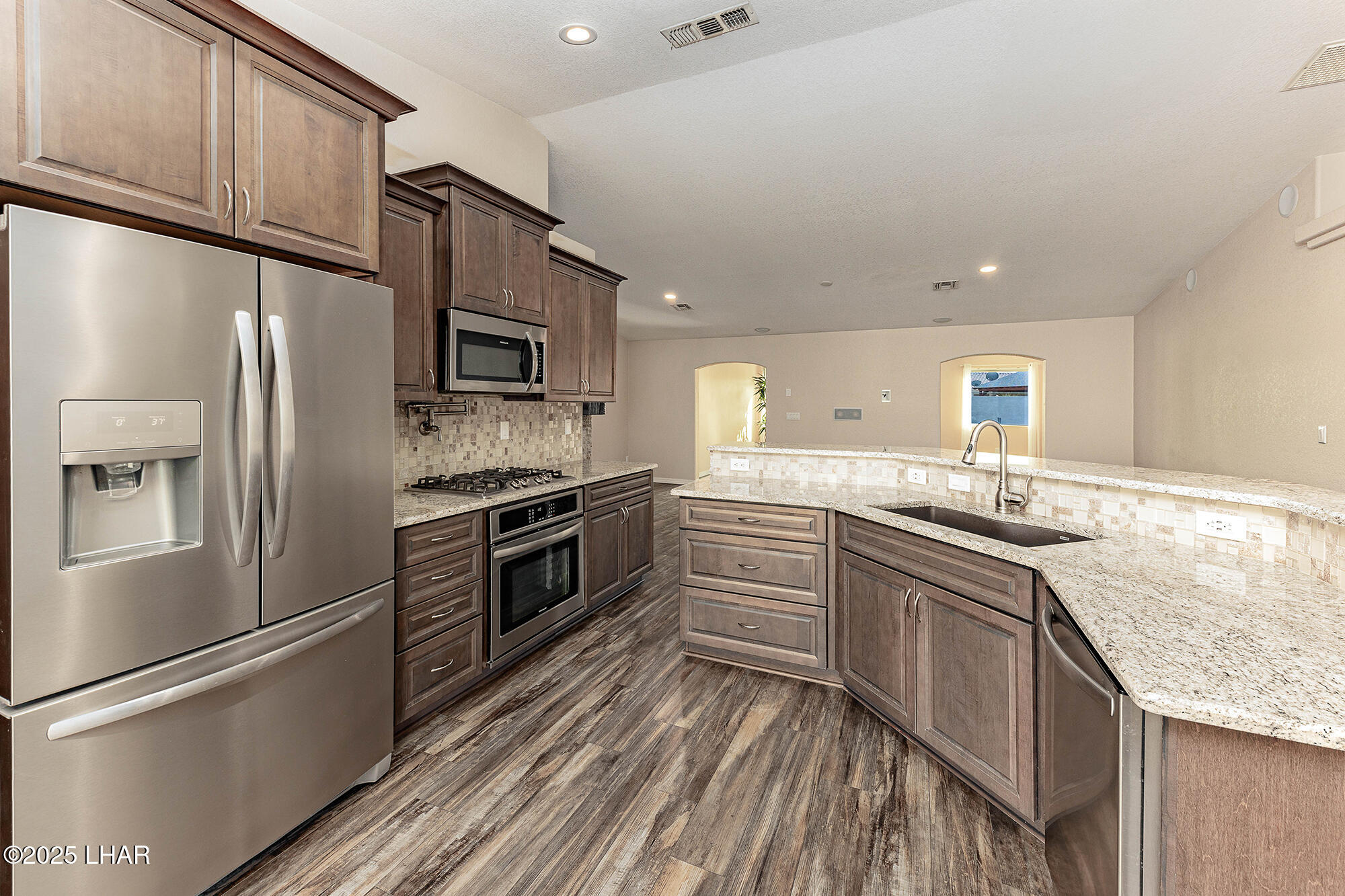 1660 Topaz Dr