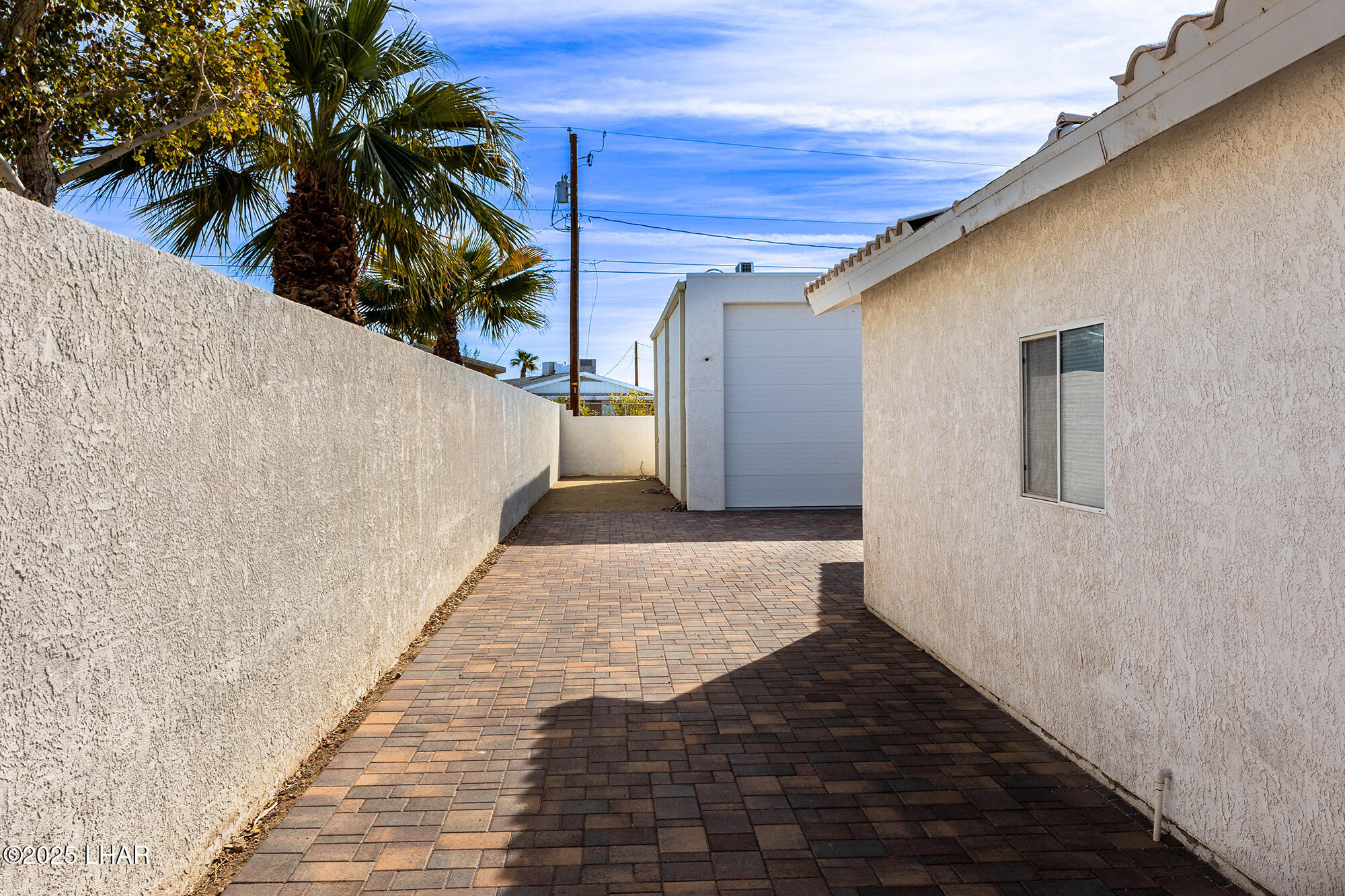 1660 Topaz Dr