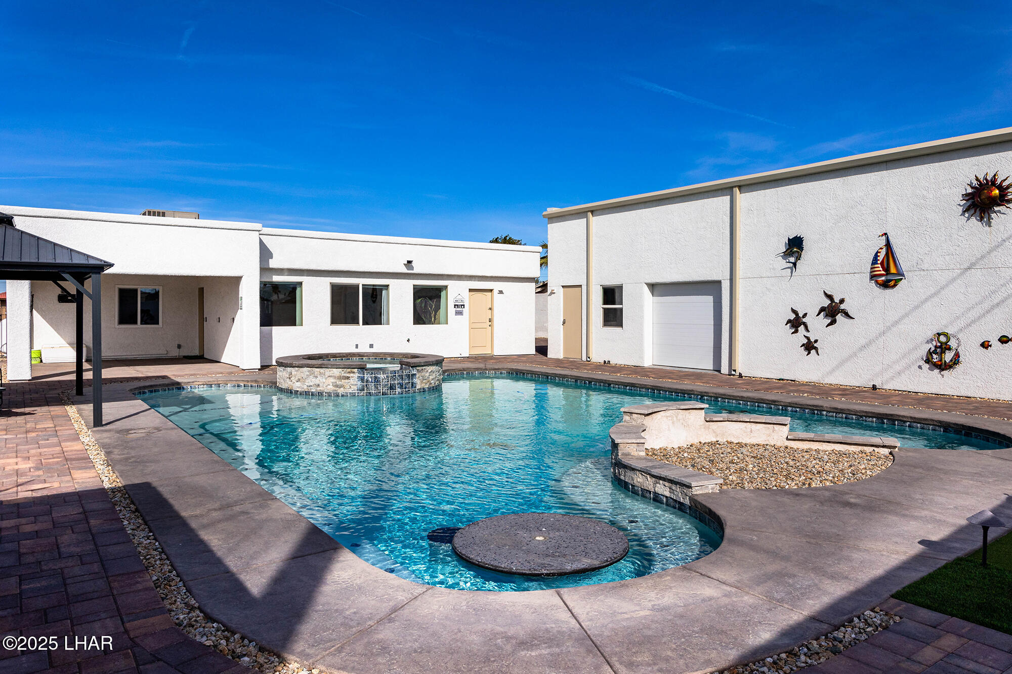 1660 Topaz Dr