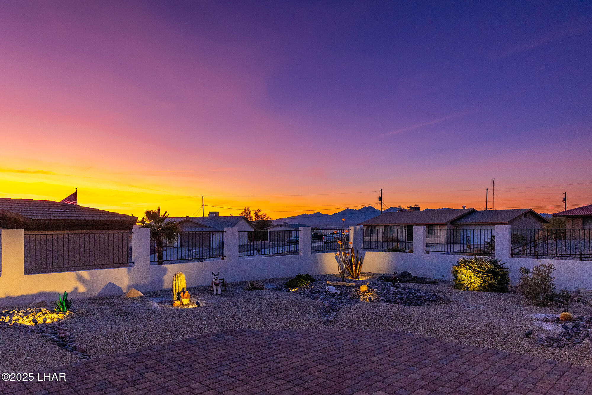 1660 Topaz Dr